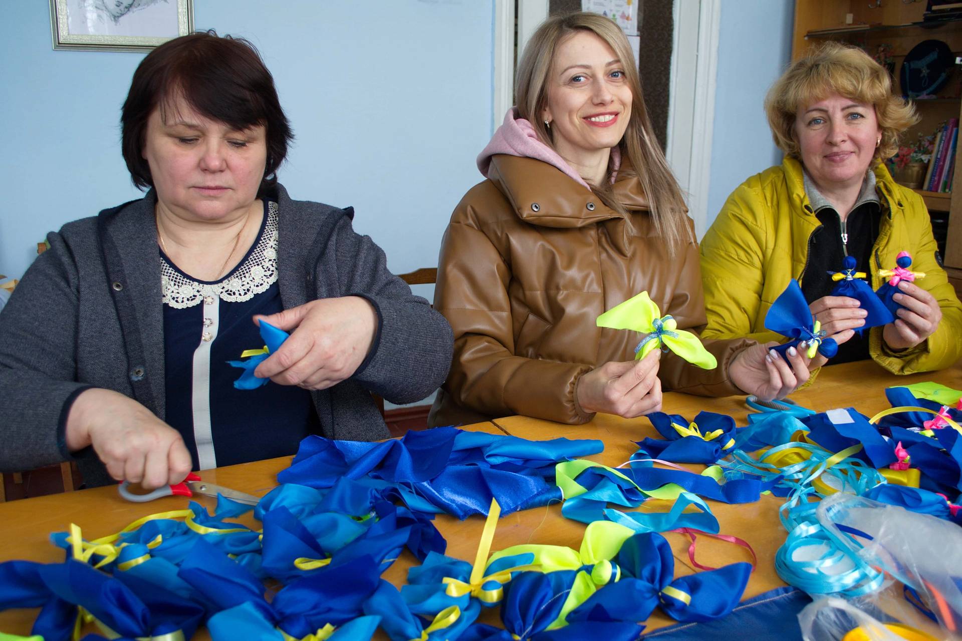 Для українських воїнів переяславці виготовили ангелики-обереги