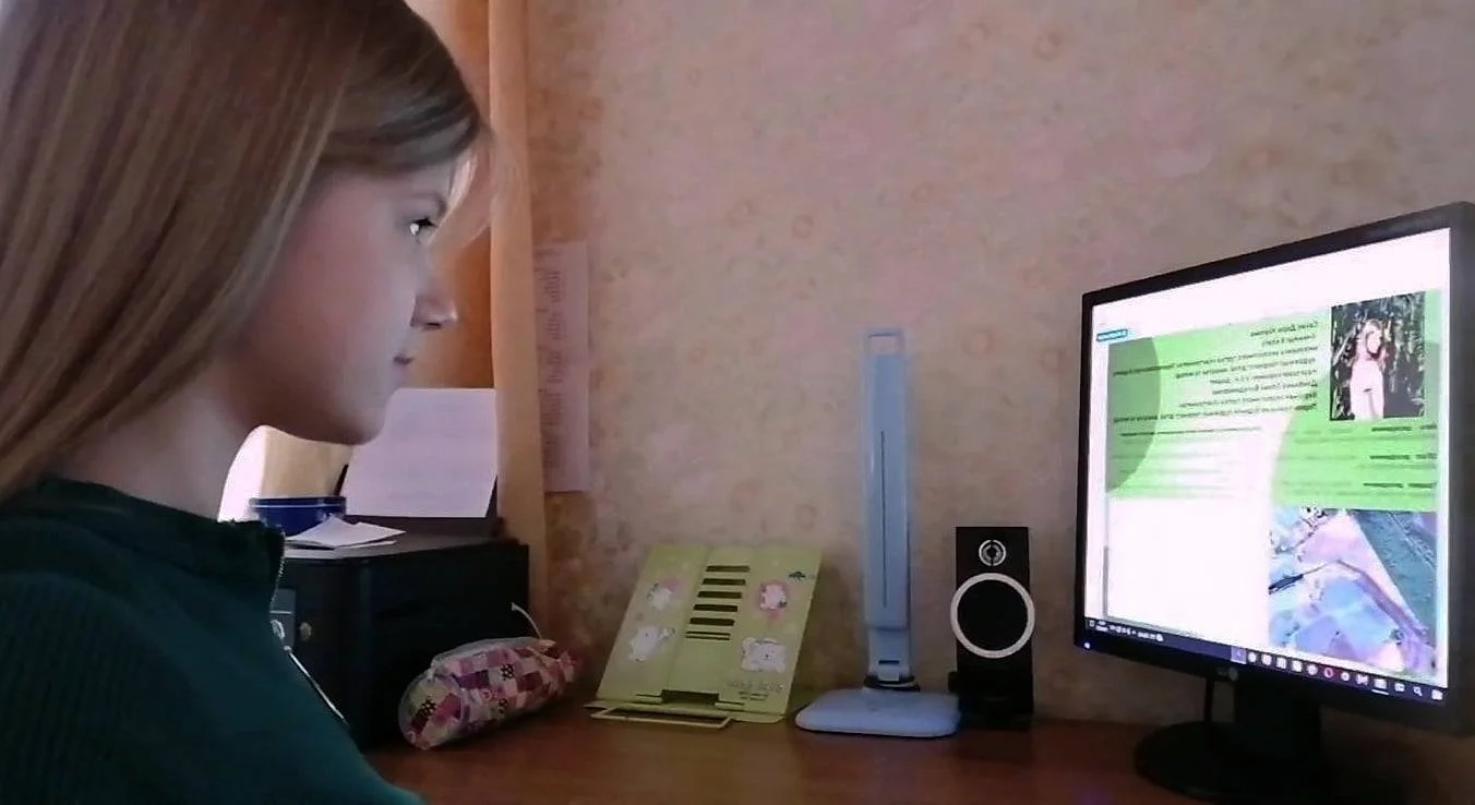 Сахно Дарія Юріївна, вихованка гуртка Переяславського будинку художньої творчості дітей, юнацтва та молоді Переяславської міської ради Бориспільського району Київської області, учениця 9 класу Великокаратульської гімназії Переяславської міської ради Бориспільського району Київської області;