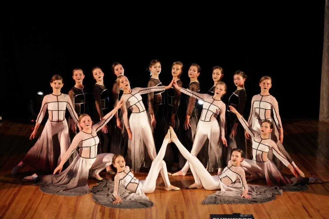 Вихованці Переяславського будинку художньої творчості дітей акробатично-хореографічної студія «Фантазія»