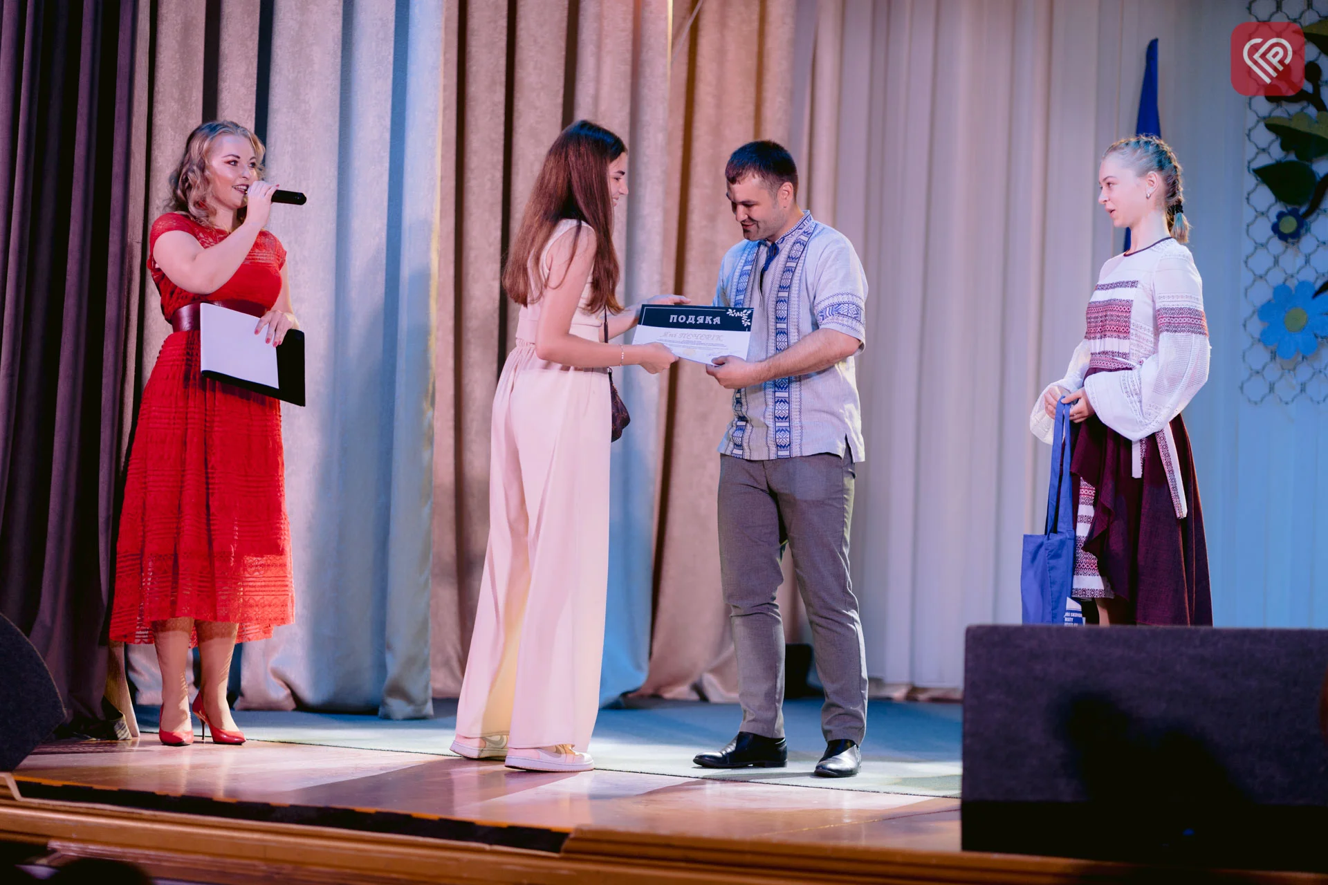 - Віталій Коцур провів нагородження переможців II ( обласного) етапу Всеукраїнського конкурсу-захисту учнівських науково-дослідницьких робіт учнів-членів МАН за 2021-2022 навчальний рік: