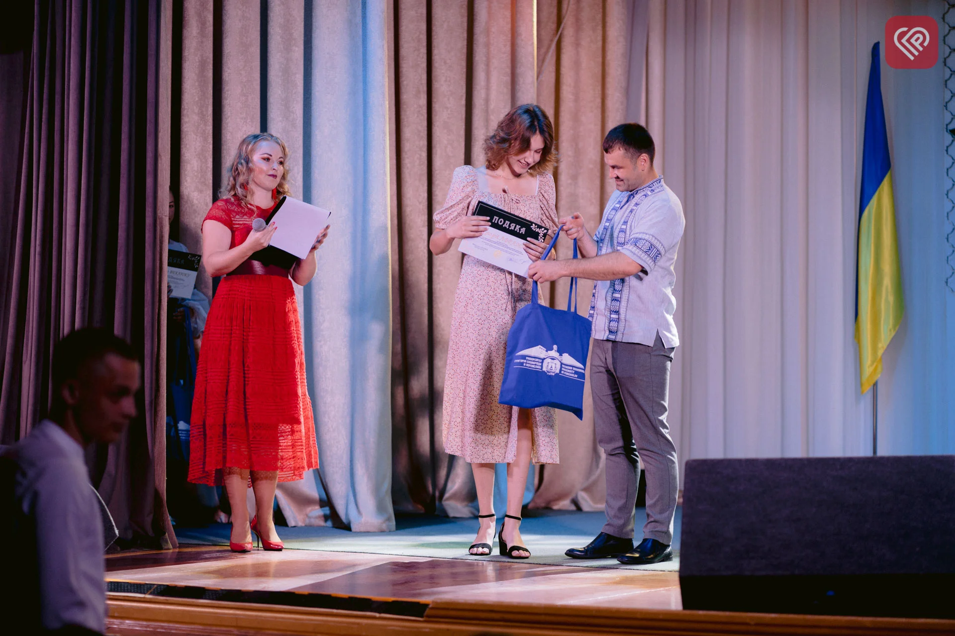 - Віталій Коцур провів нагородження переможців II ( обласного) етапу Всеукраїнського конкурсу-захисту учнівських науково-дослідницьких робіт учнів-членів МАН за 2021-2022 навчальний рік: