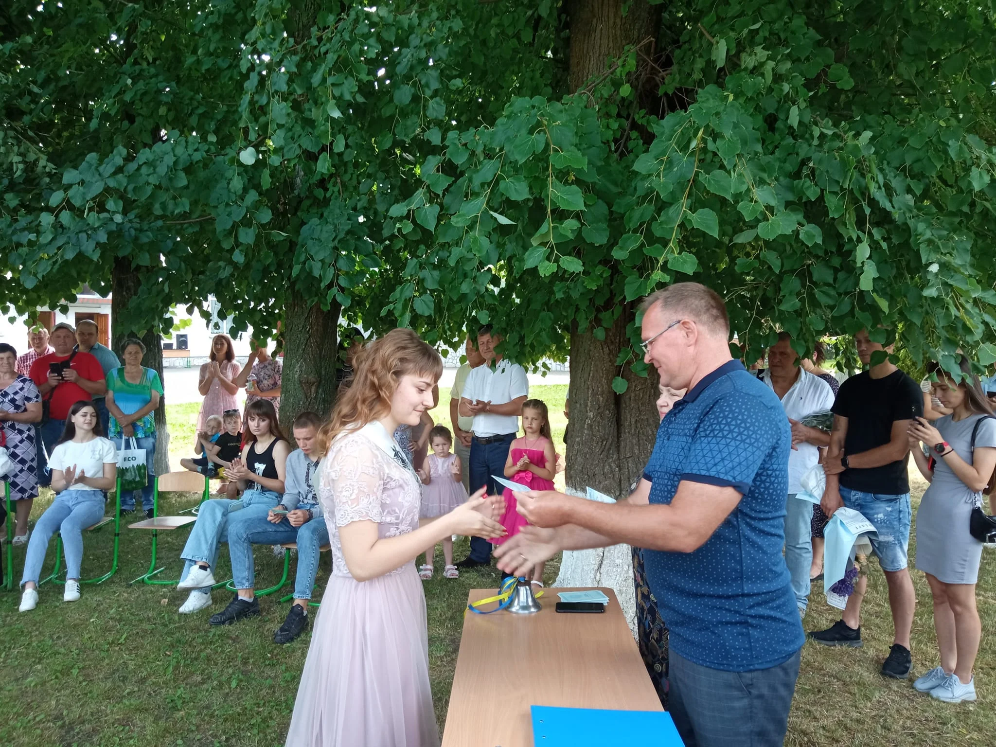 зі школою попрощалися учні 9-11 класів ЗОШ І-ІІІ ступенів №3