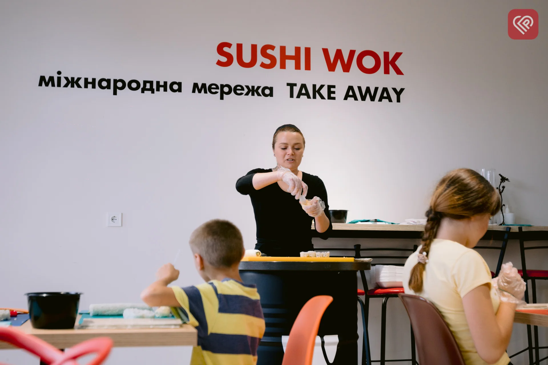 СушиWOK у Переяславі провів безкоштовний майстер-клас для дітей вразливих категорій