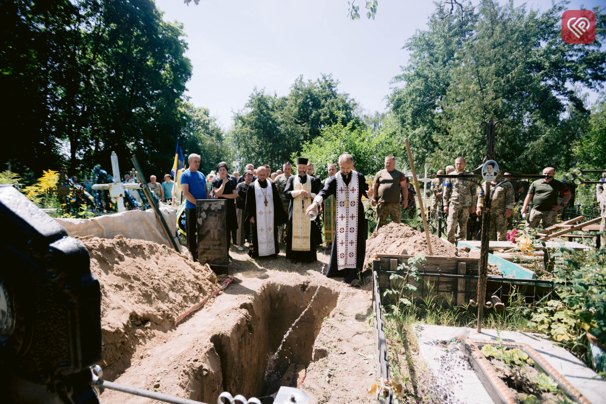 У Переяславі провели в останній путь двох Захисників України - Міщенка Володимира та Іванова Олексія