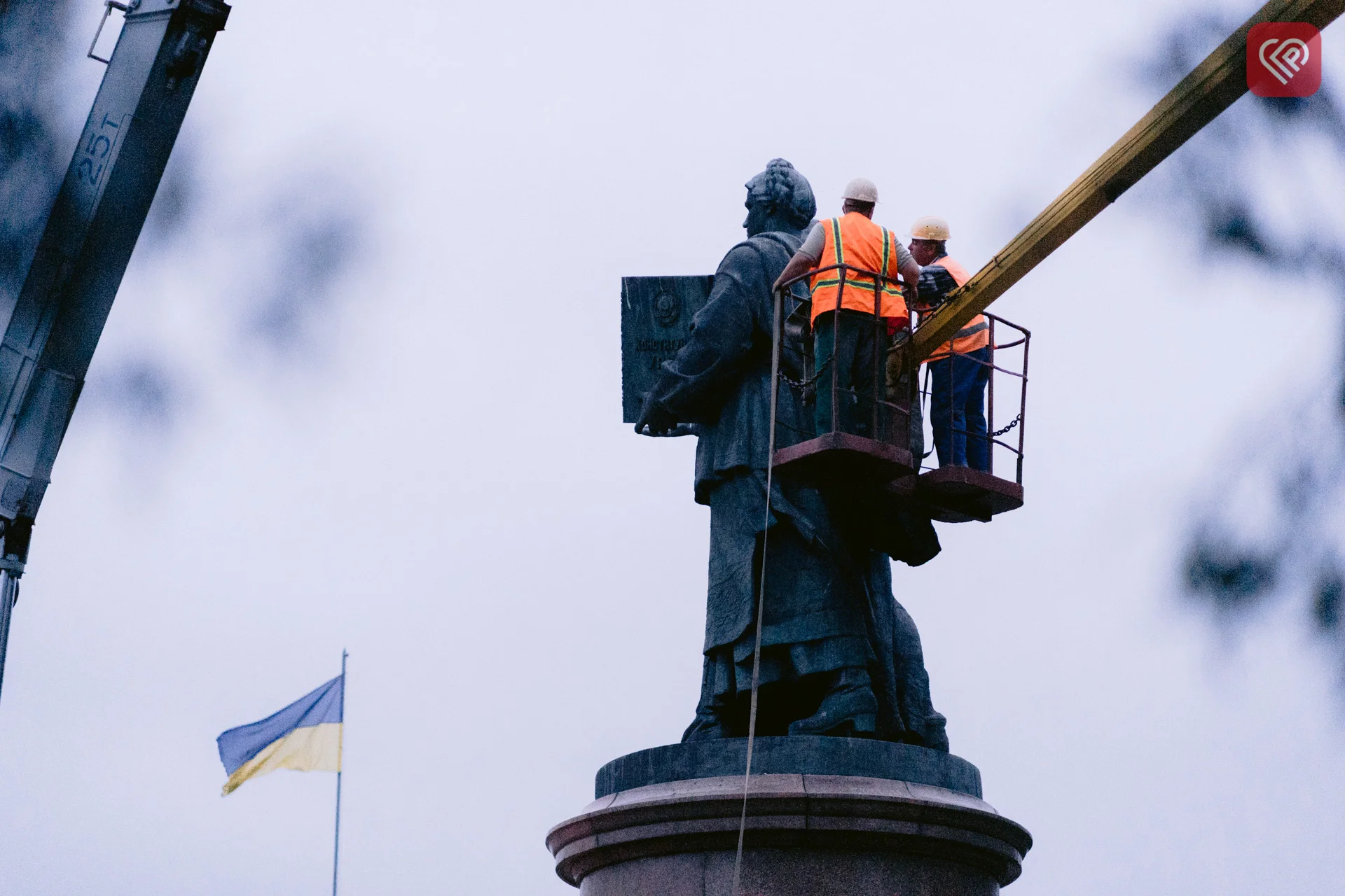 у Переяславі демонтували пам’ятник «возз’єднання» України з росією