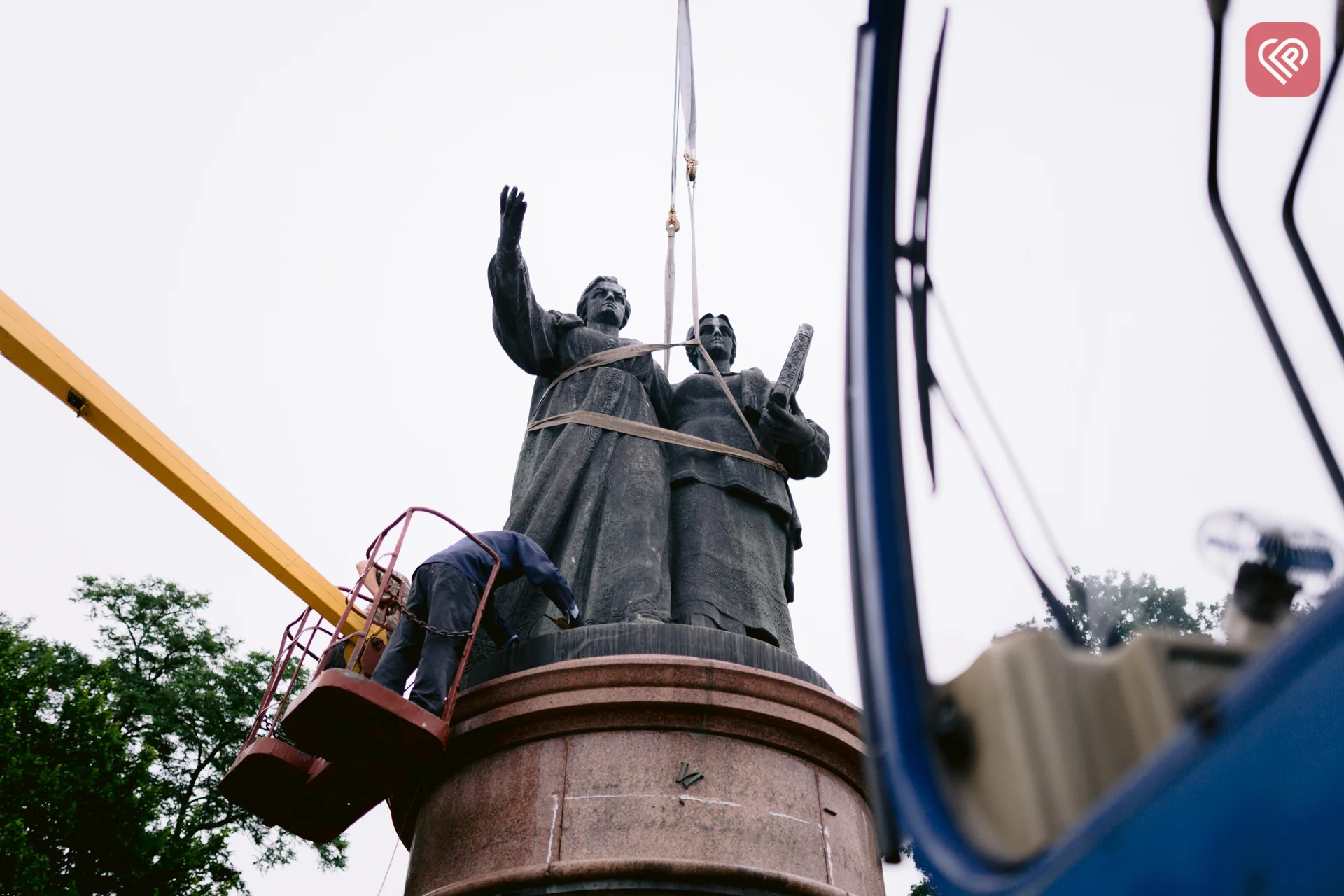 у Переяславі демонтували пам’ятник «возз’єднання» України з росією