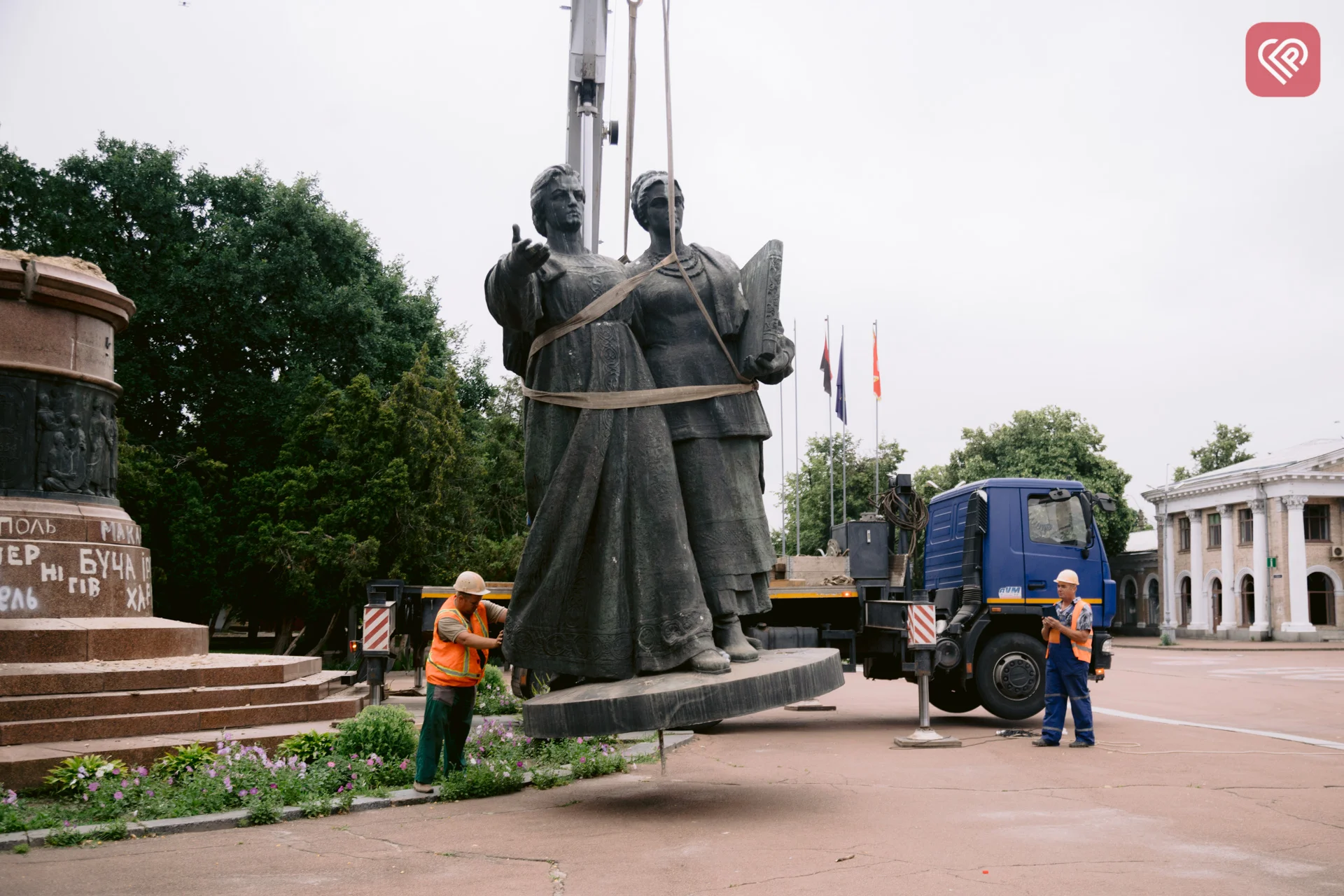 у Переяславі демонтували пам’ятник «возз’єднання» України з росією