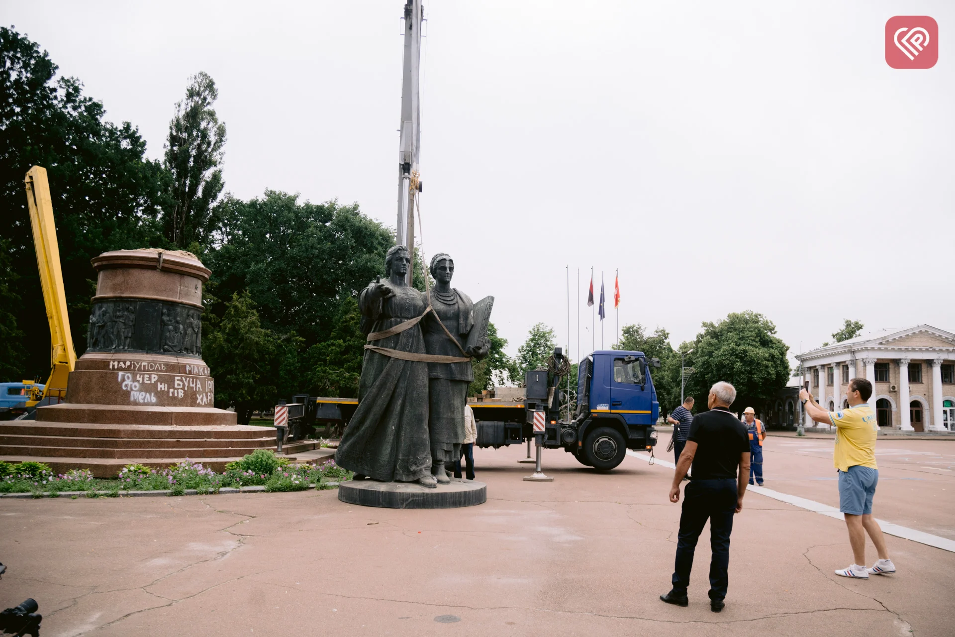 у Переяславі демонтували пам’ятник «возз’єднання» України з росією