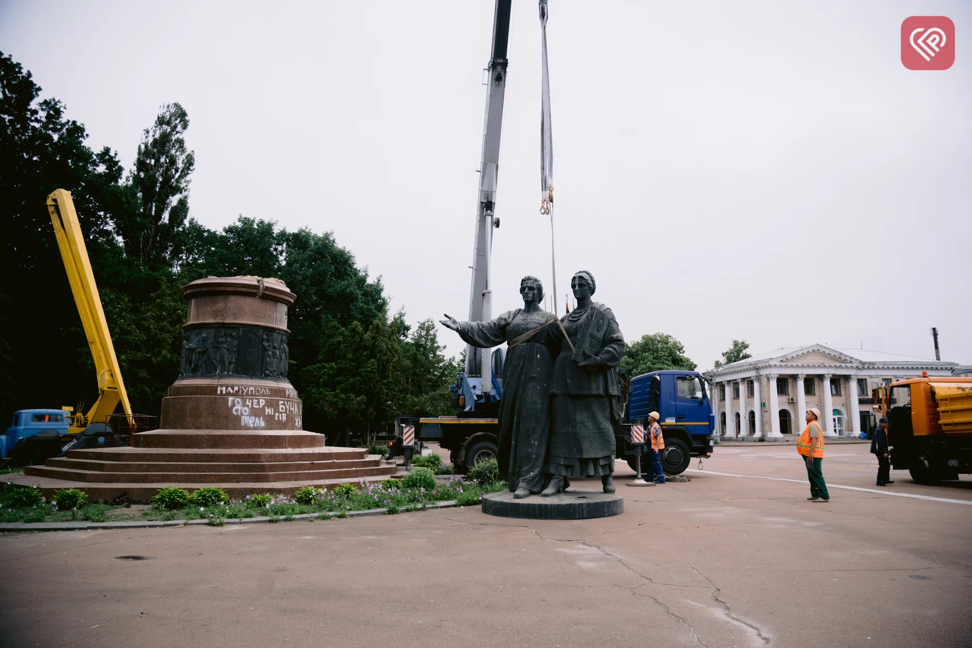 у Переяславі демонтували пам’ятник «возз’єднання» України з росією