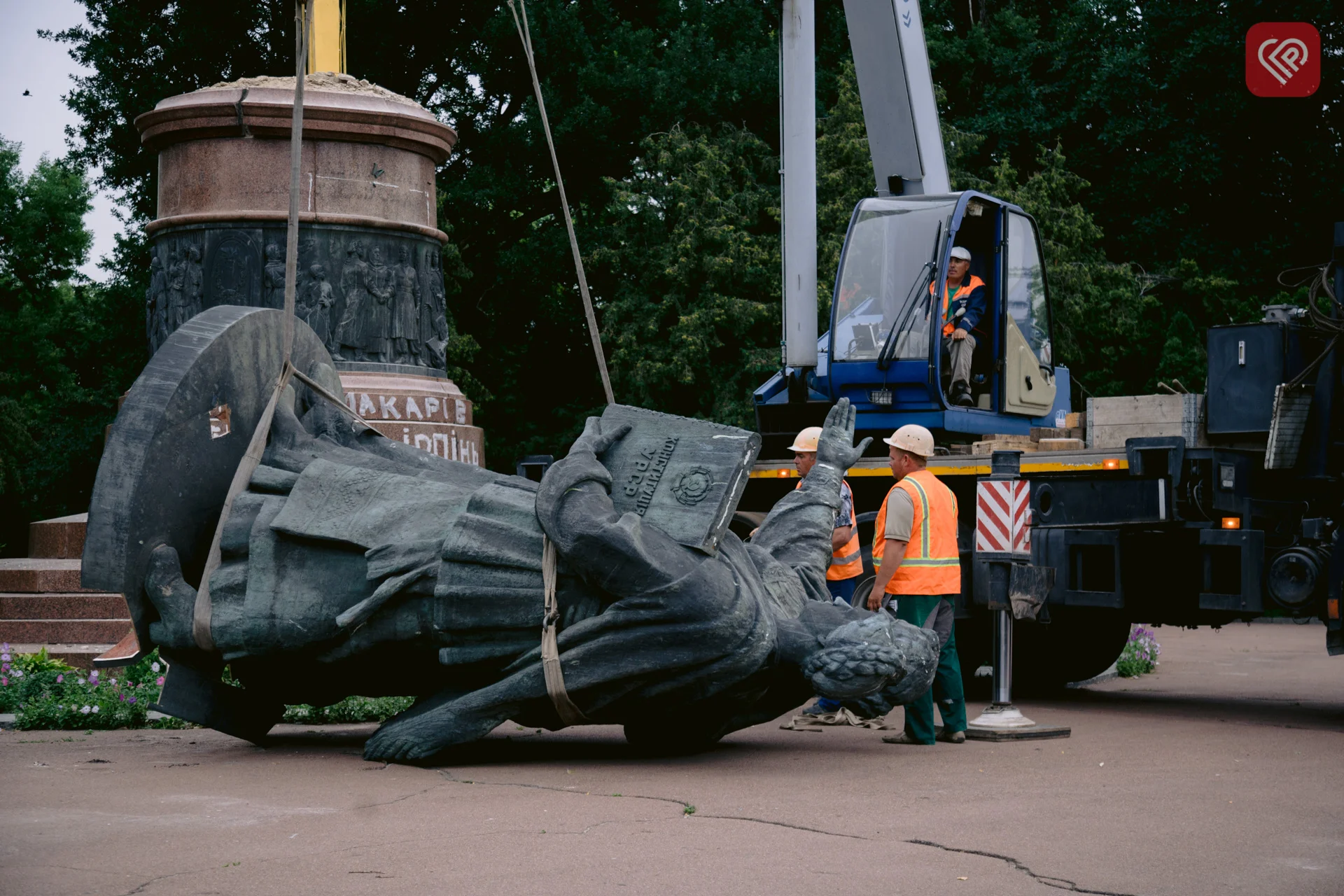 у Переяславі демонтували пам’ятник «возз’єднання» України з росією