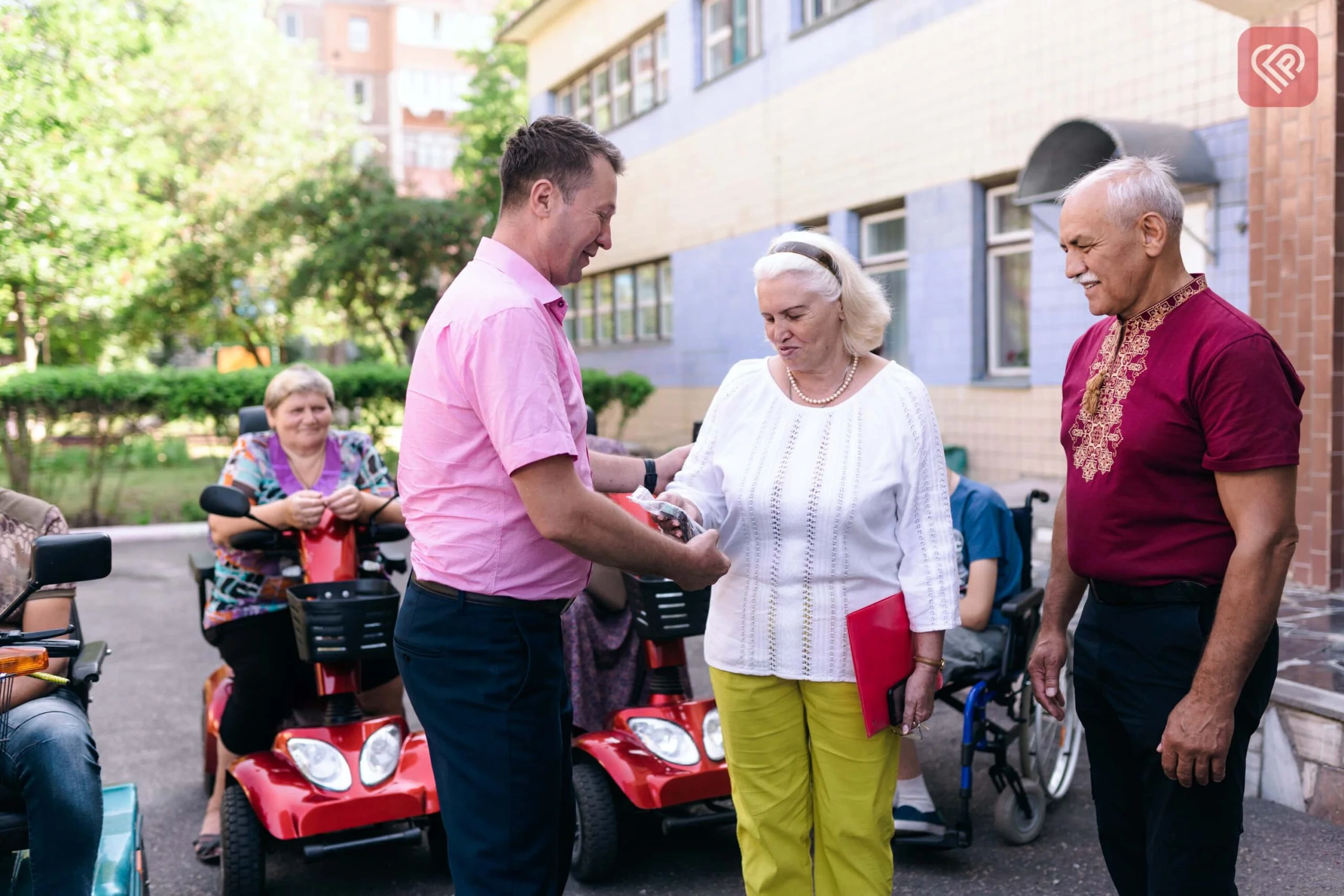 голова Київської обласної ради професійних спілок Василь Хвостіков