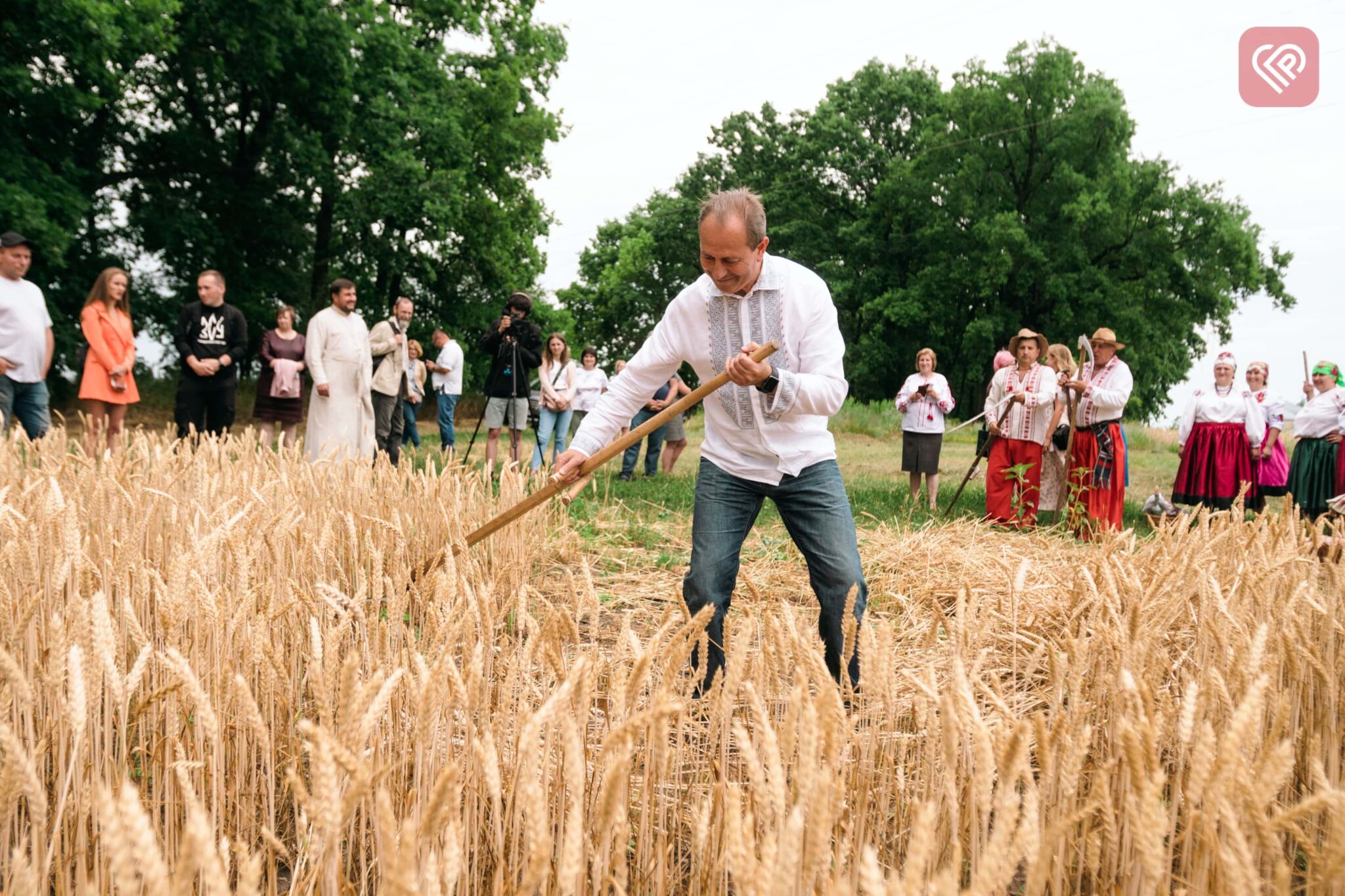 політик та громадський діяч, засновник Фонду «Рідна країна» Микола Томенко