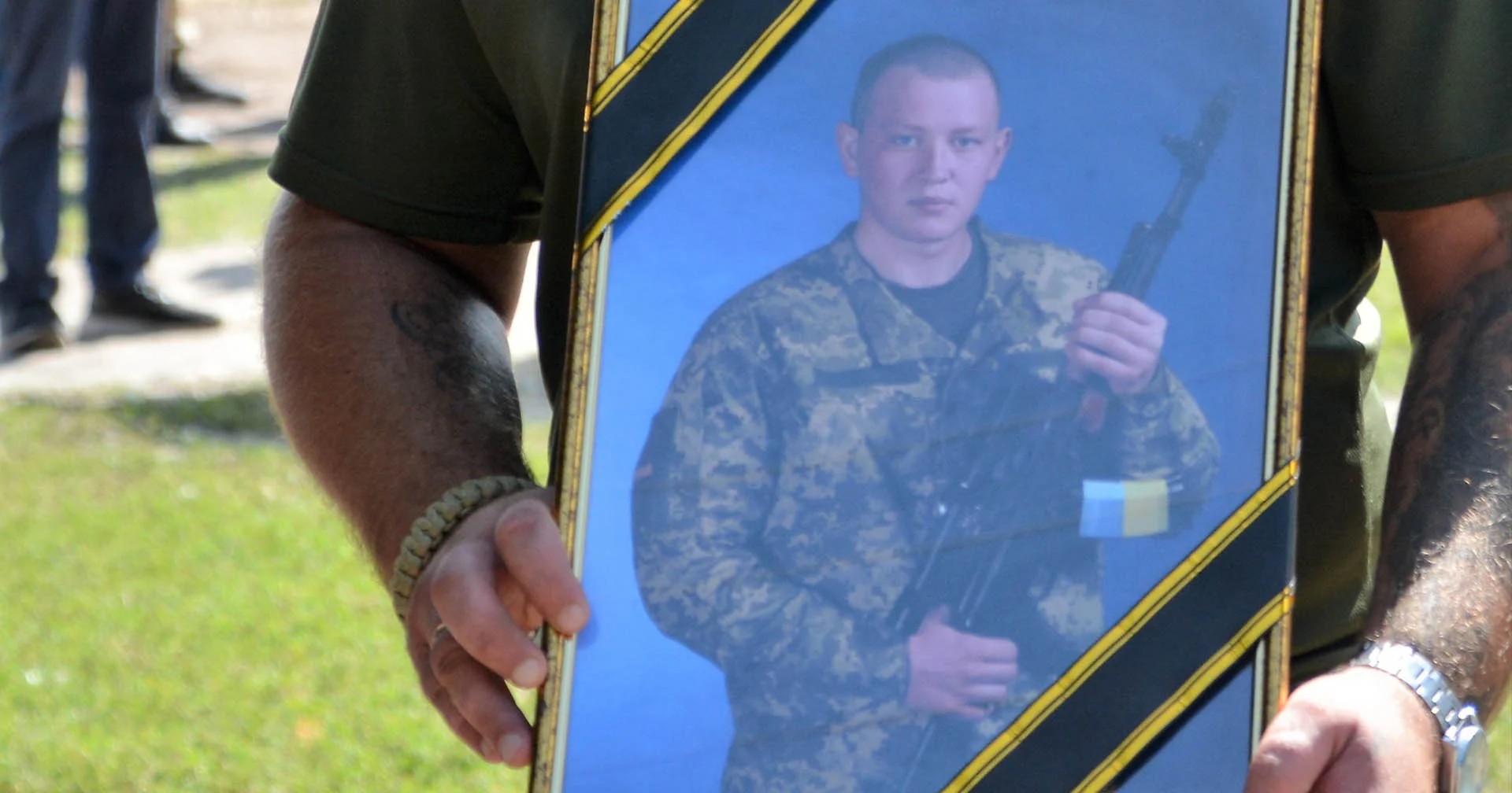 Студениківська громада попрощалась з полеглим захисником