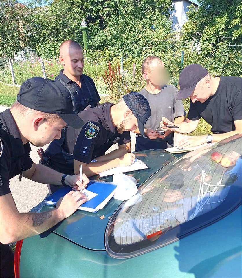 правоохоронці виявили в селі Ревне 36-річного чоловіка, який у пачці з-під цигарок зберігав амфетамін