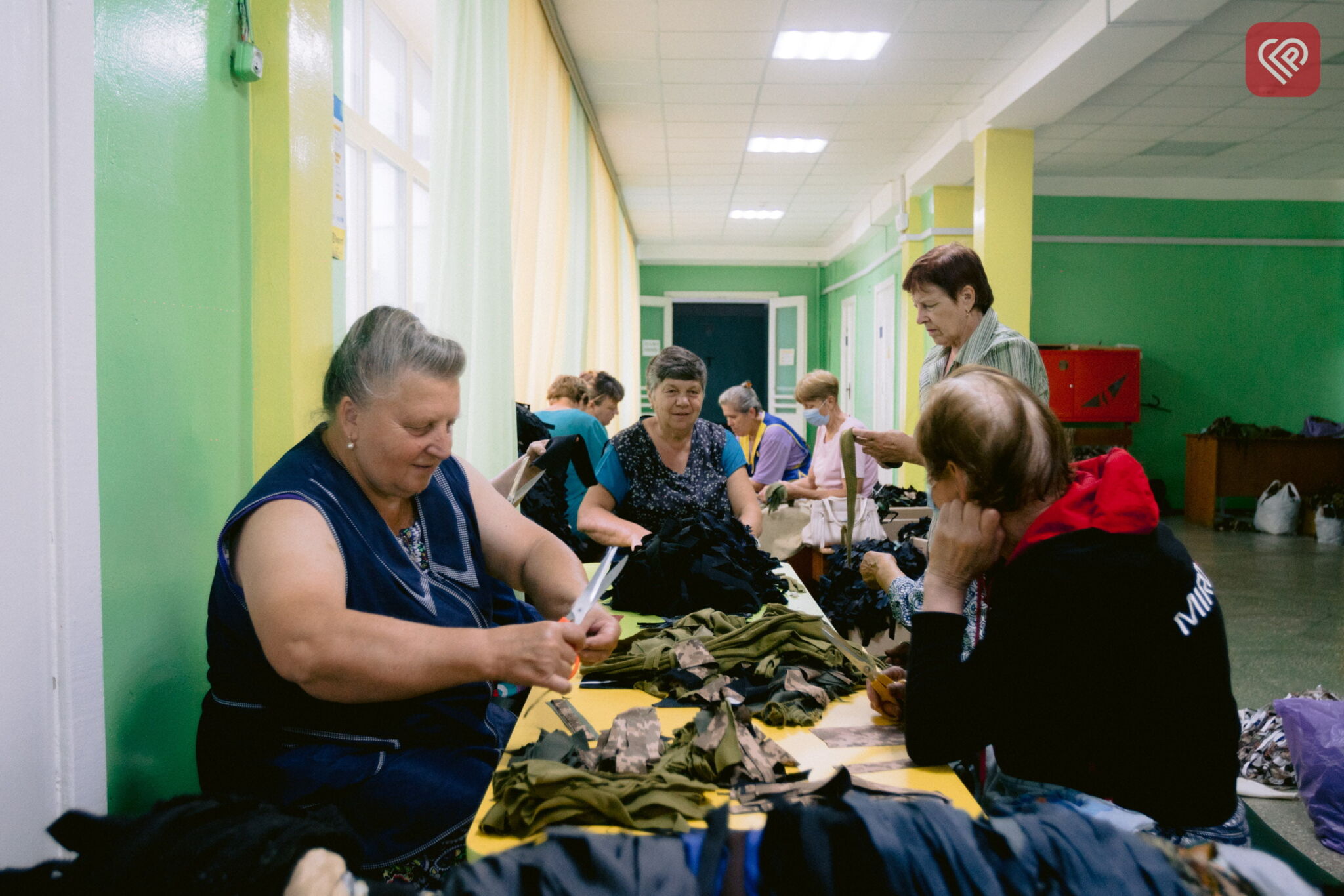 10 000 м² маскувальної сітки сплели у Переяславі. Вкрай необхідна допомога “руками”