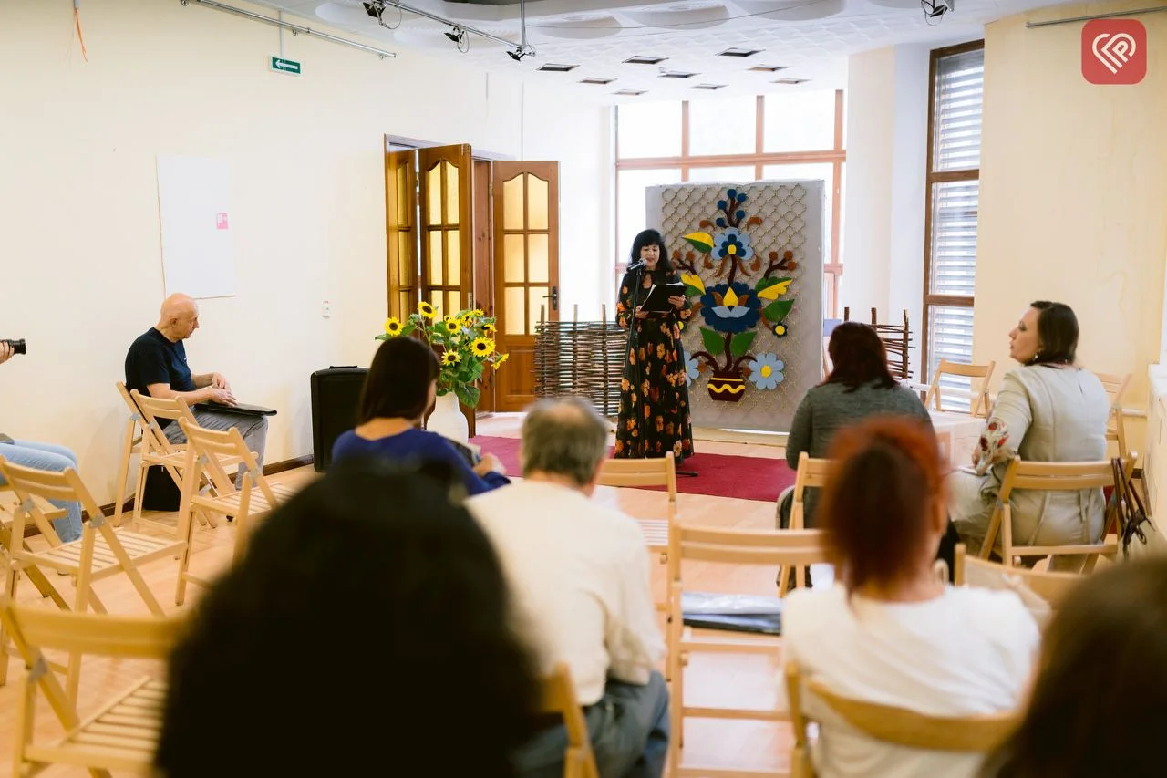 «Живе слово – як молитва»: у Переяславі відбулася перша літературна зустріч у новому форматі (фото)