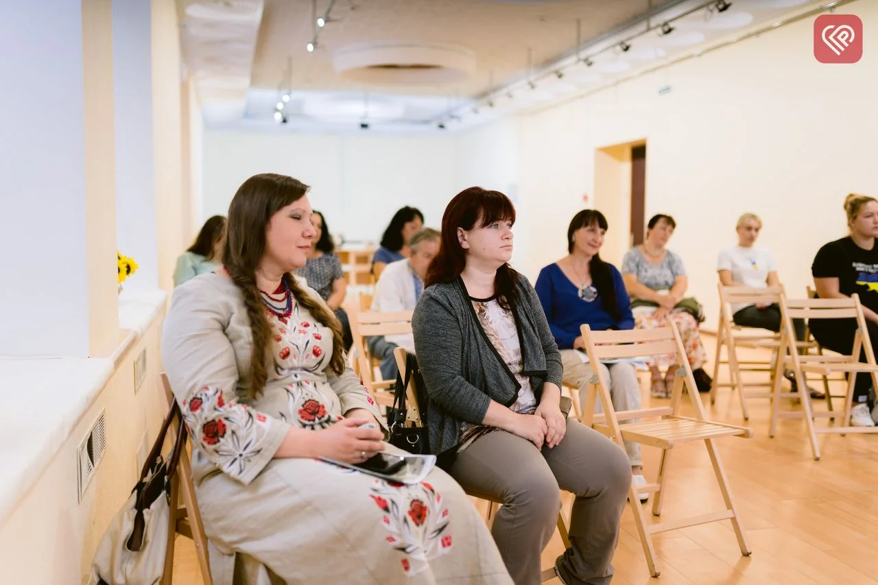 «Живе слово – як молитва»: у Переяславі відбулася перша літературна зустріч у новому форматі (фото)