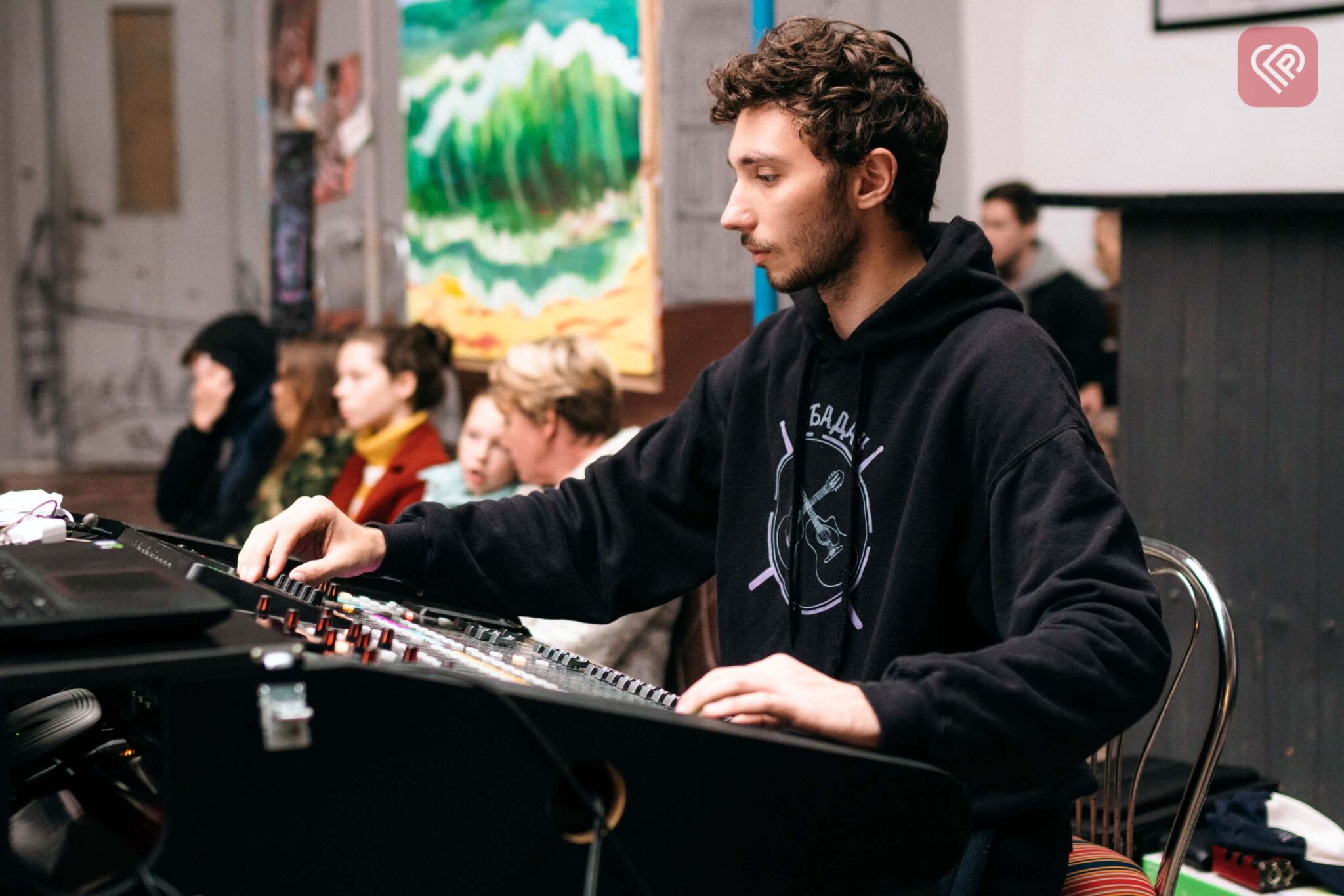 Гурт «Фіолет» зіграв затишний піаноакустичний сет у Переяславі: як це було (фото)