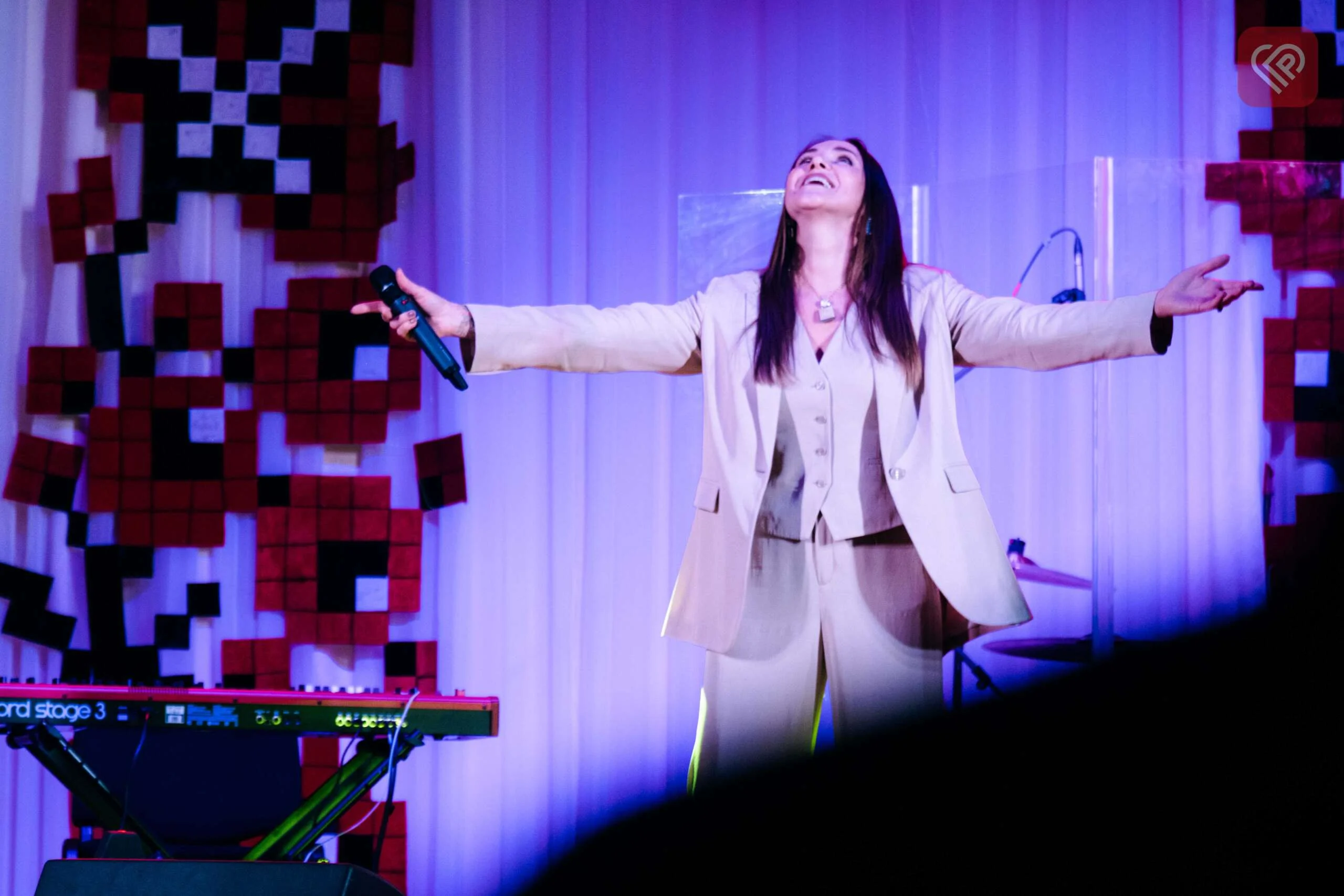 Гурт СКАЙ та SANNA у Переяславі дали концерт для військовослужбовців та рятувальників: фоторепортаж ProSlav