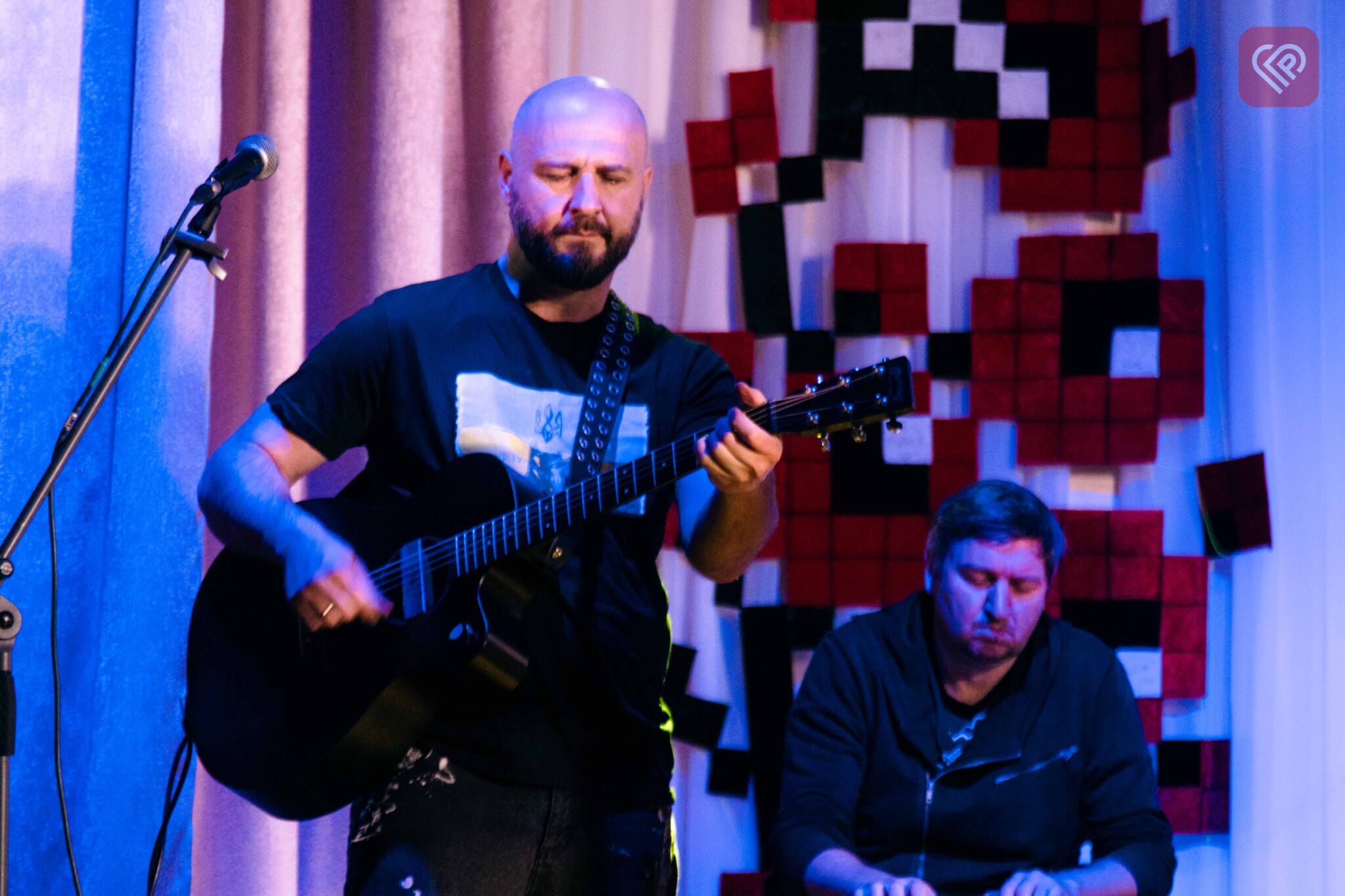 Гурт СКАЙ та SANNA у Переяславі дали концерт для військовослужбовців та рятувальників: фоторепортаж ProSlav