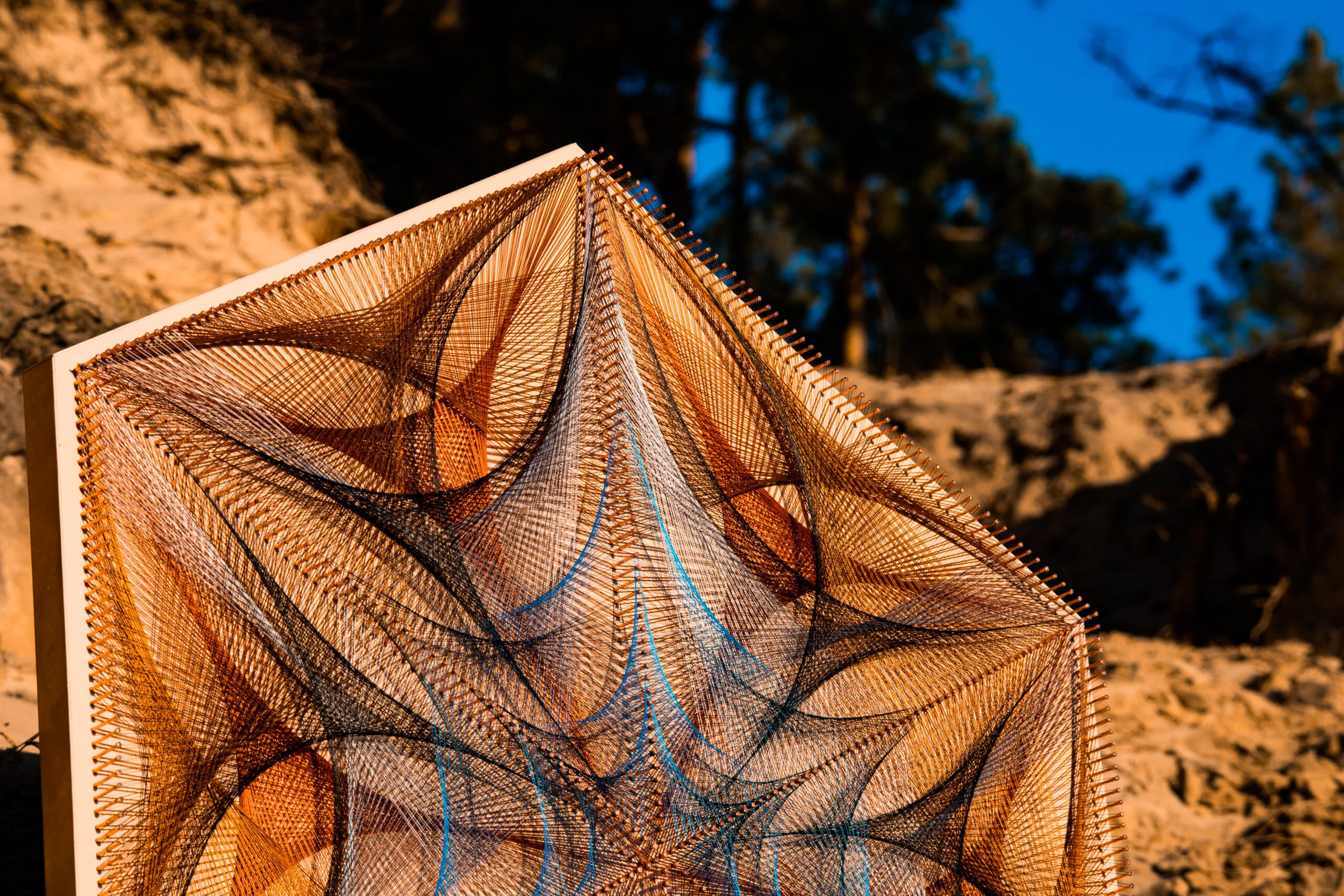 «Не потрібно бути ідеальним, щоб створювати щось насправді красиве»: відверта розмова з місцевим художником Сергієм Чемерисом