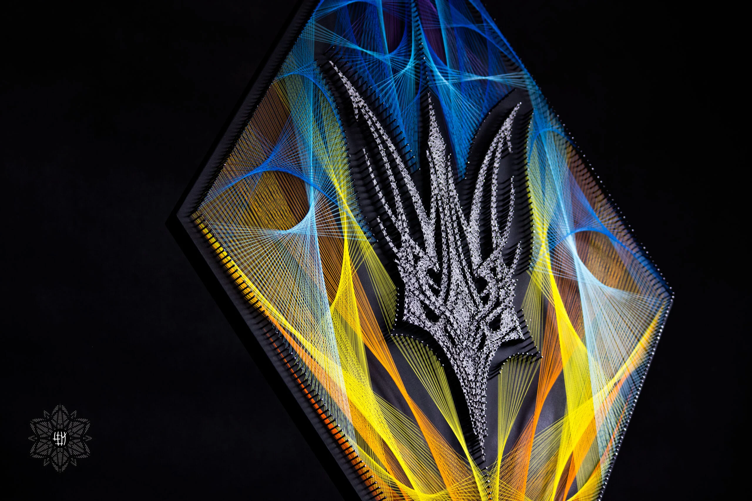 «Не потрібно бути ідеальним, щоб створювати щось насправді красиве»: відверта розмова з місцевим художником Сергієм Чемерисом