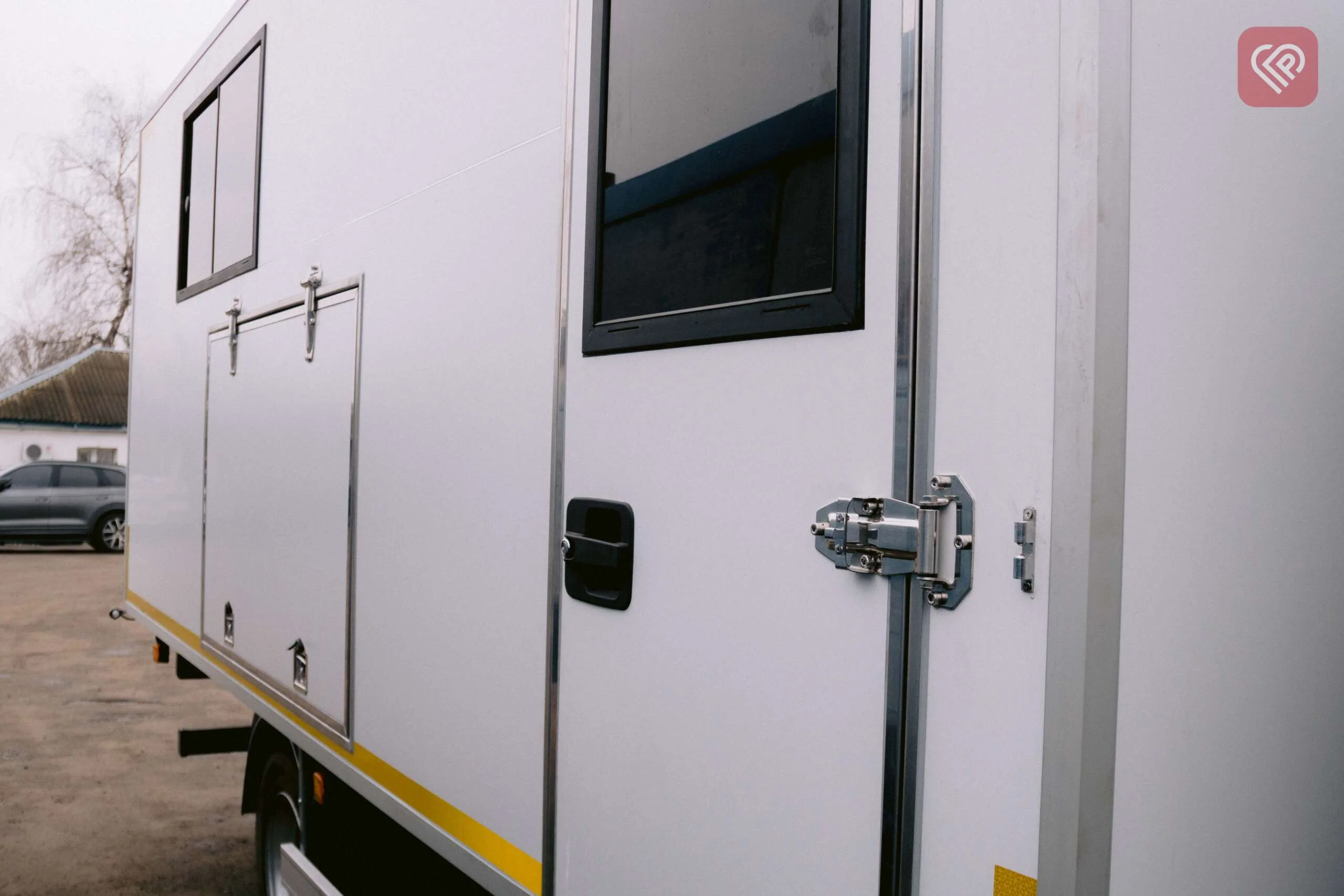 Для КП ВУКГ придбали новенький автомобіль: для чого він призначений і в яку суму обійшовся