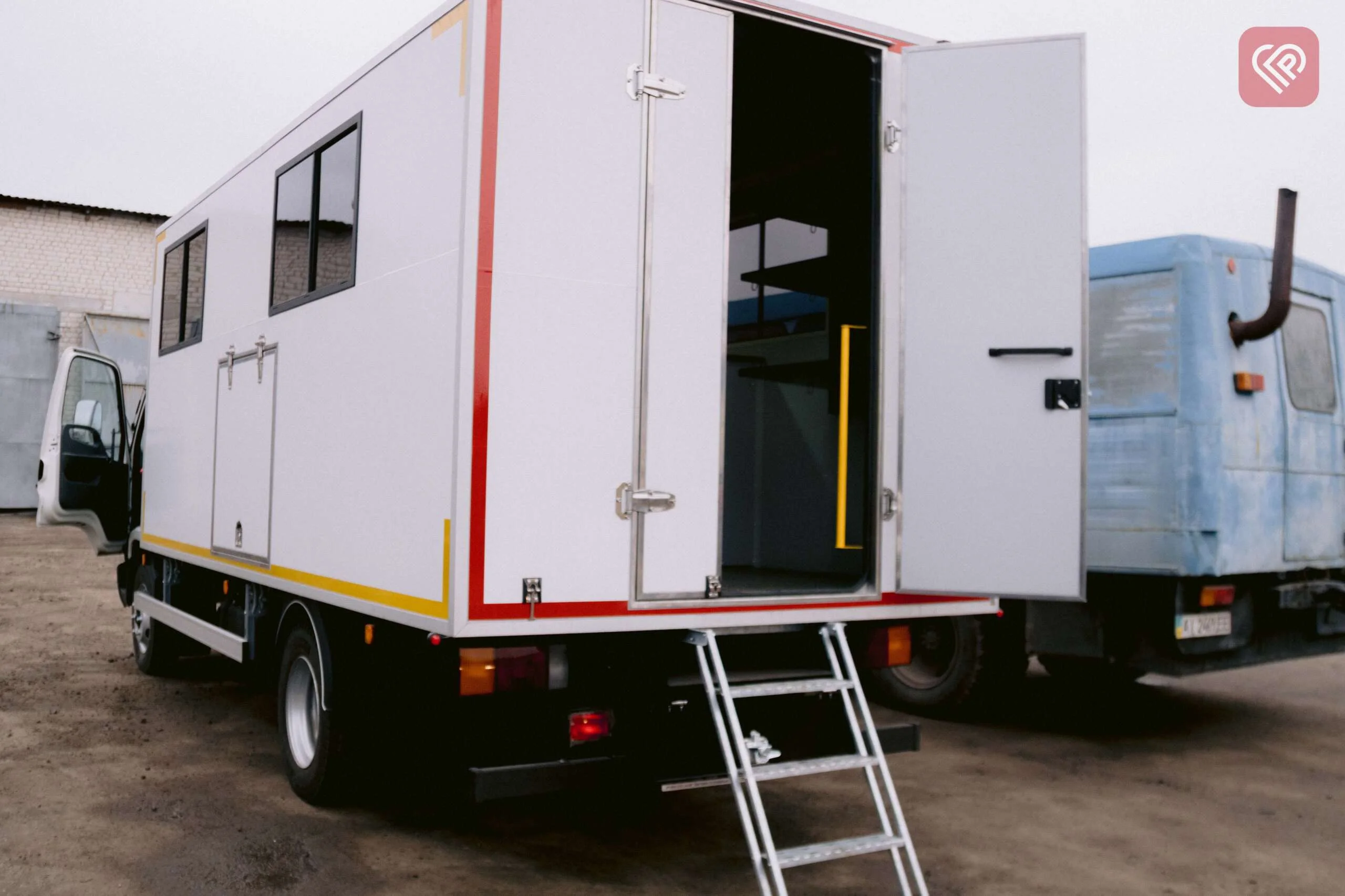 Для КП ВУКГ придбали новенький автомобіль: для чого він призначений і в яку суму обійшовся