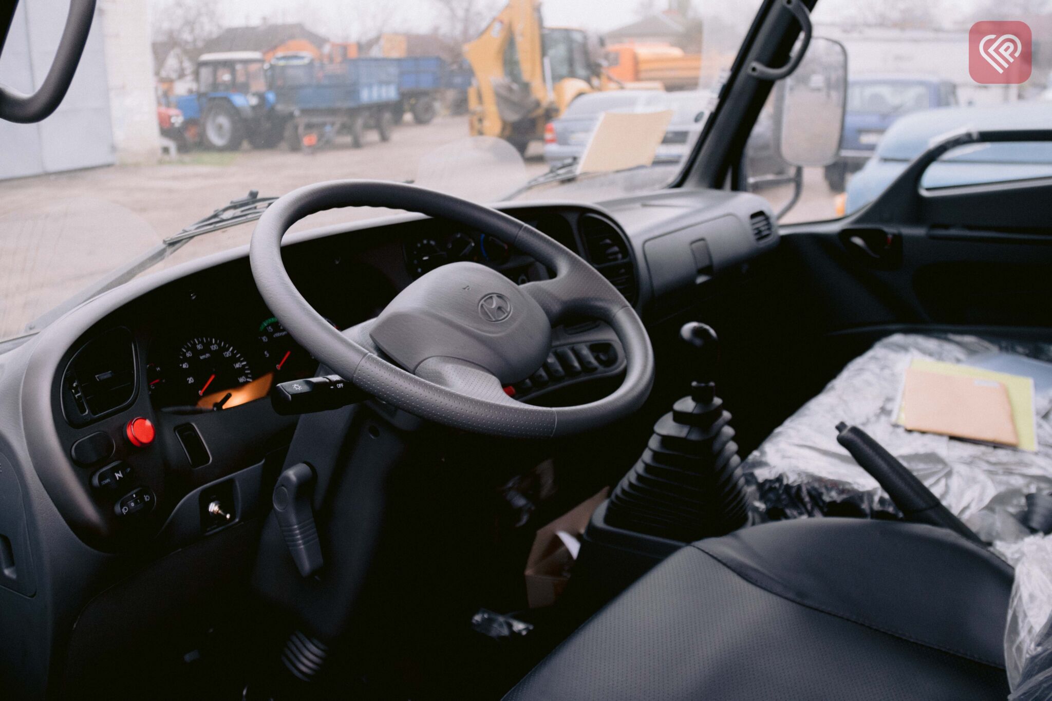 Для КП ВУКГ придбали новенький автомобіль: для чого він призначений і в яку суму обійшовся