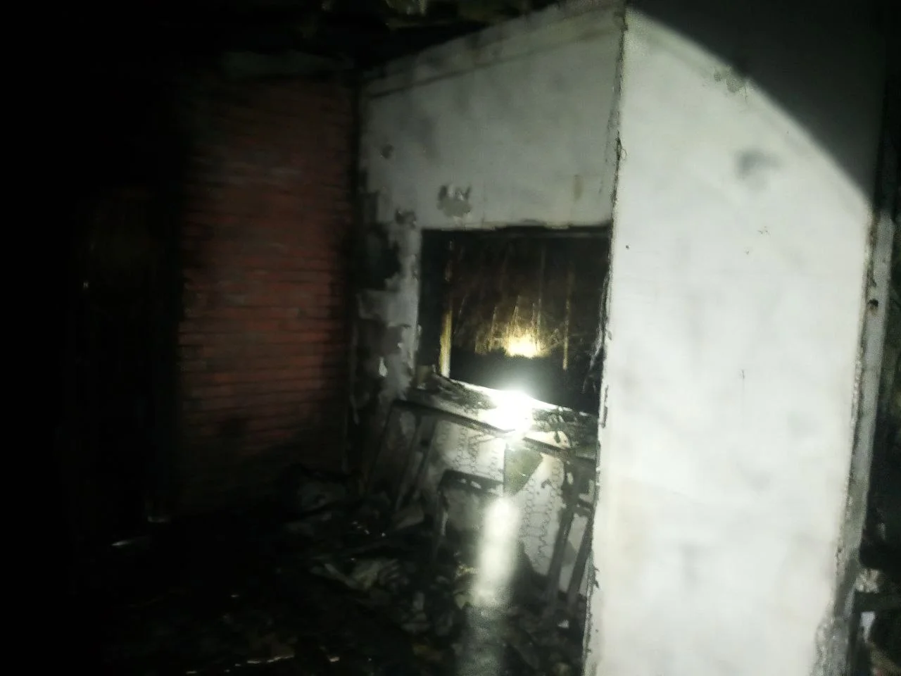 У Переяславі горів будинок: деталі пожежі (фото та відео)