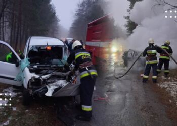 ДТП поблизу Студеників: один з автомобілів знищено повністю, а постраждалих довелося госпіталізувати (фото)