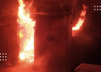 У Переяславі сталася чергова пожежа: горіла господарча будівля (відео та фото)