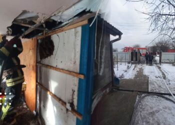 Пожежа на Переяславщині: горіла підвісна стеля (фото з місця подій)
