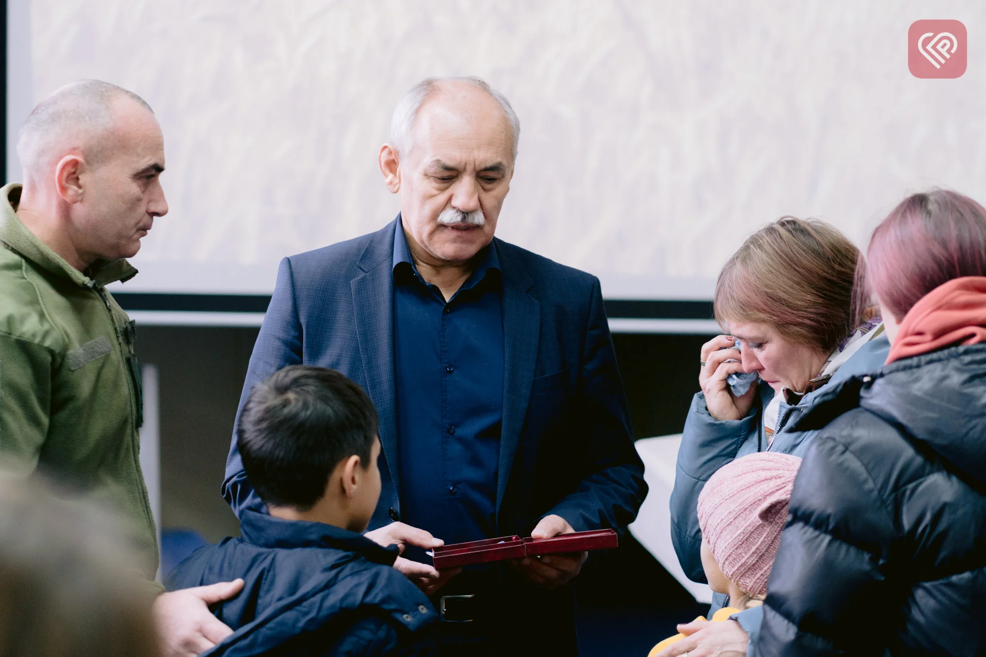 Нагородили посмертно: сім’ї загиблих Олександра Павленка і Віталія Савченка отримали державні нагороди