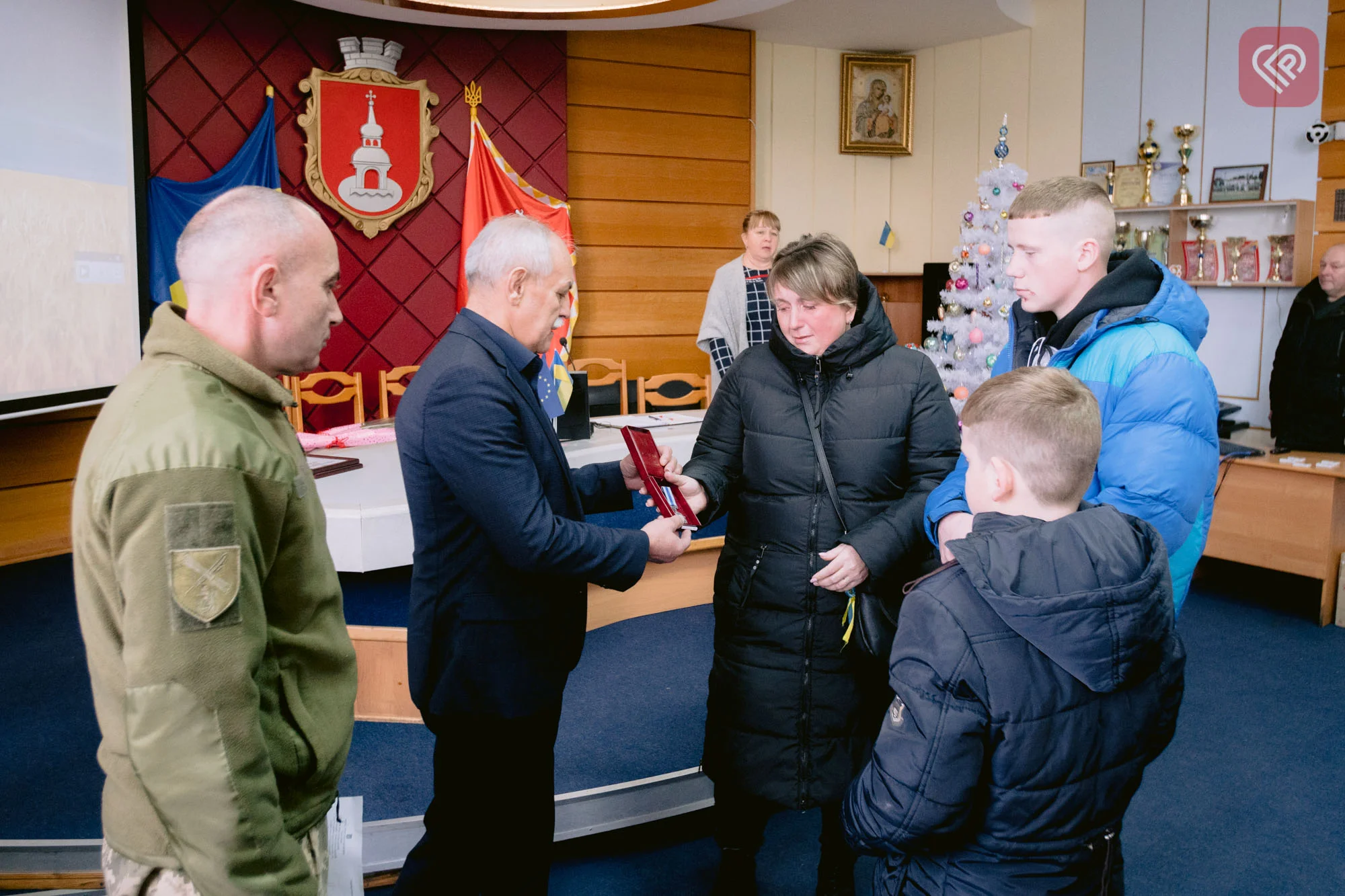Нагородили посмертно: сім’ї загиблих Олександра Павленка і Віталія Савченка отримали державні нагороди