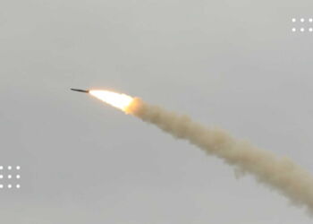 Пошкоджені приватні будинки та автомобілі: хроніки ракетної атаки на Київ та область 14 січня