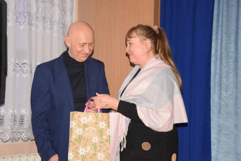 У Переяславі відбувся творчий вечір поета Олександра Матвієнка: зібрані кошти направлять на потреби ЗСУ