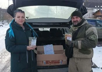 Ініціатива «Годуємо патріотів»: молодіжна рада Переяслава отримала продовольчі бокси від ГО «Добромир» та передала їх захисникам