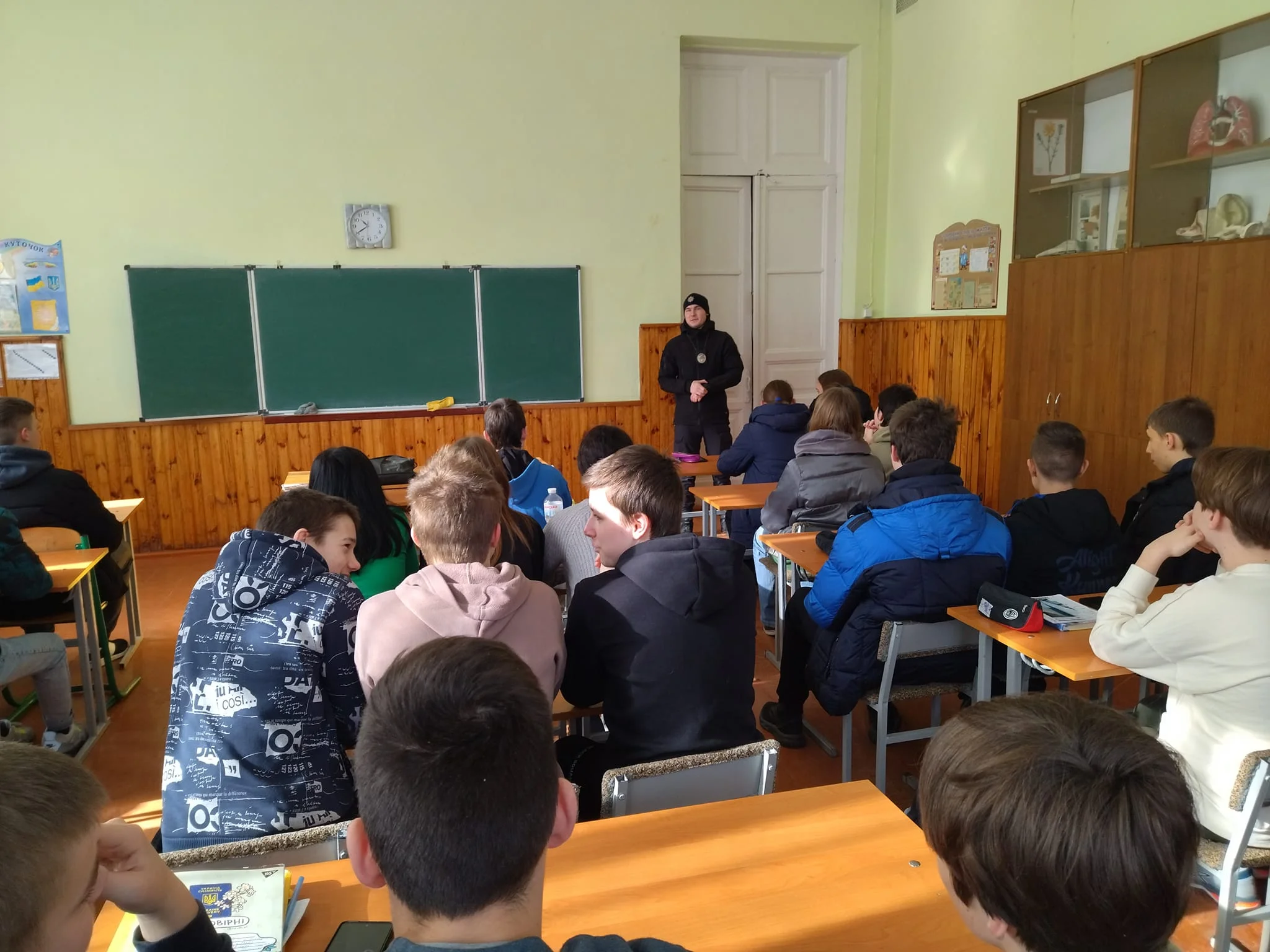 Дільничий офіцер поліції Переяслава провів профілактичну лекцію в одній з гімназій міста