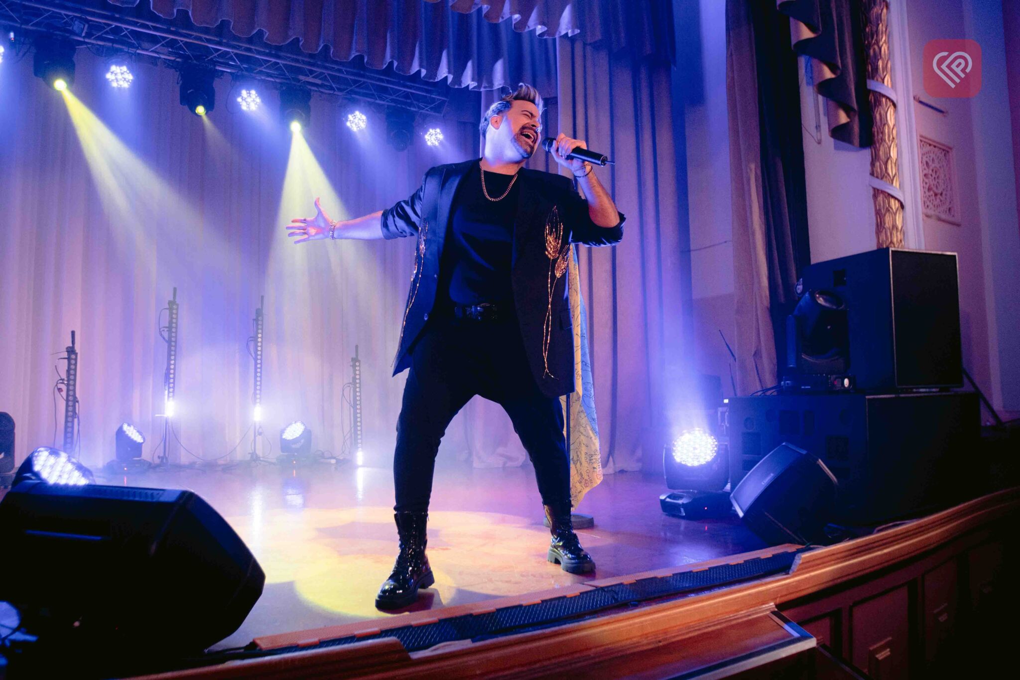 Амадор Лопес