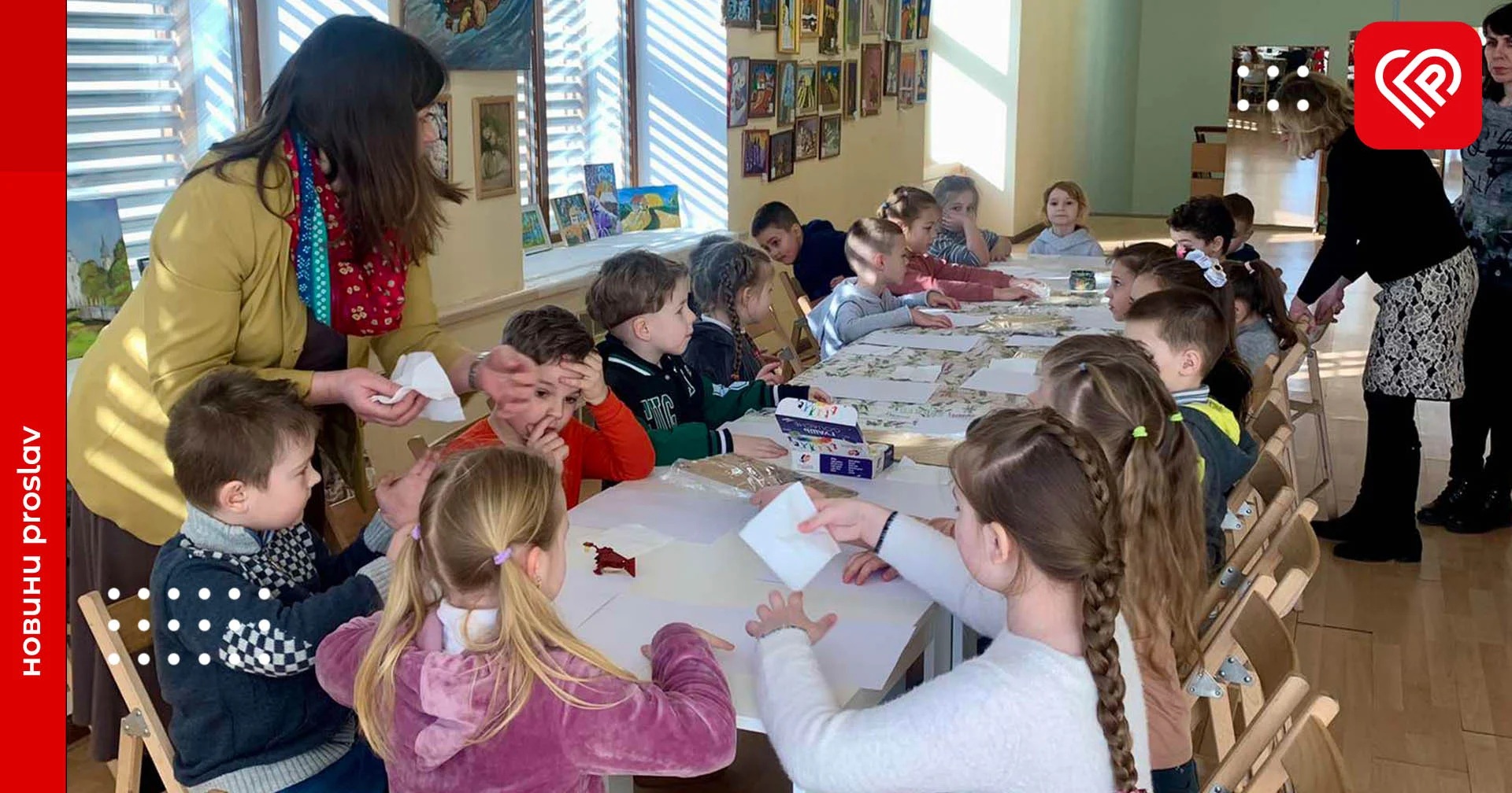 На кордоні весни: у мистецькій галереї Переяславського ЦКМ вчилися створювати «чарівні квіти» (фото)