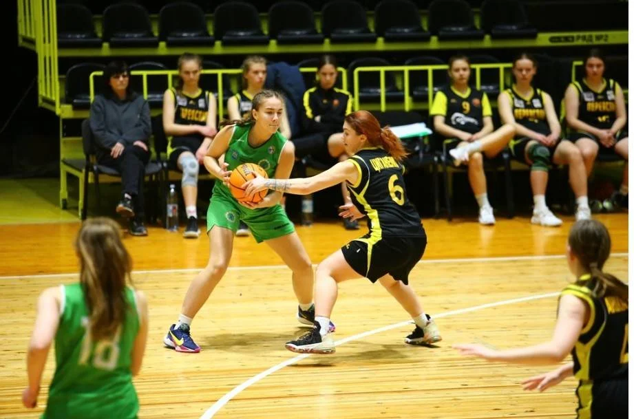 Переяславські баскетболістки поступились професіоналам, однак здобули безцінний досвід: результати зустрічей