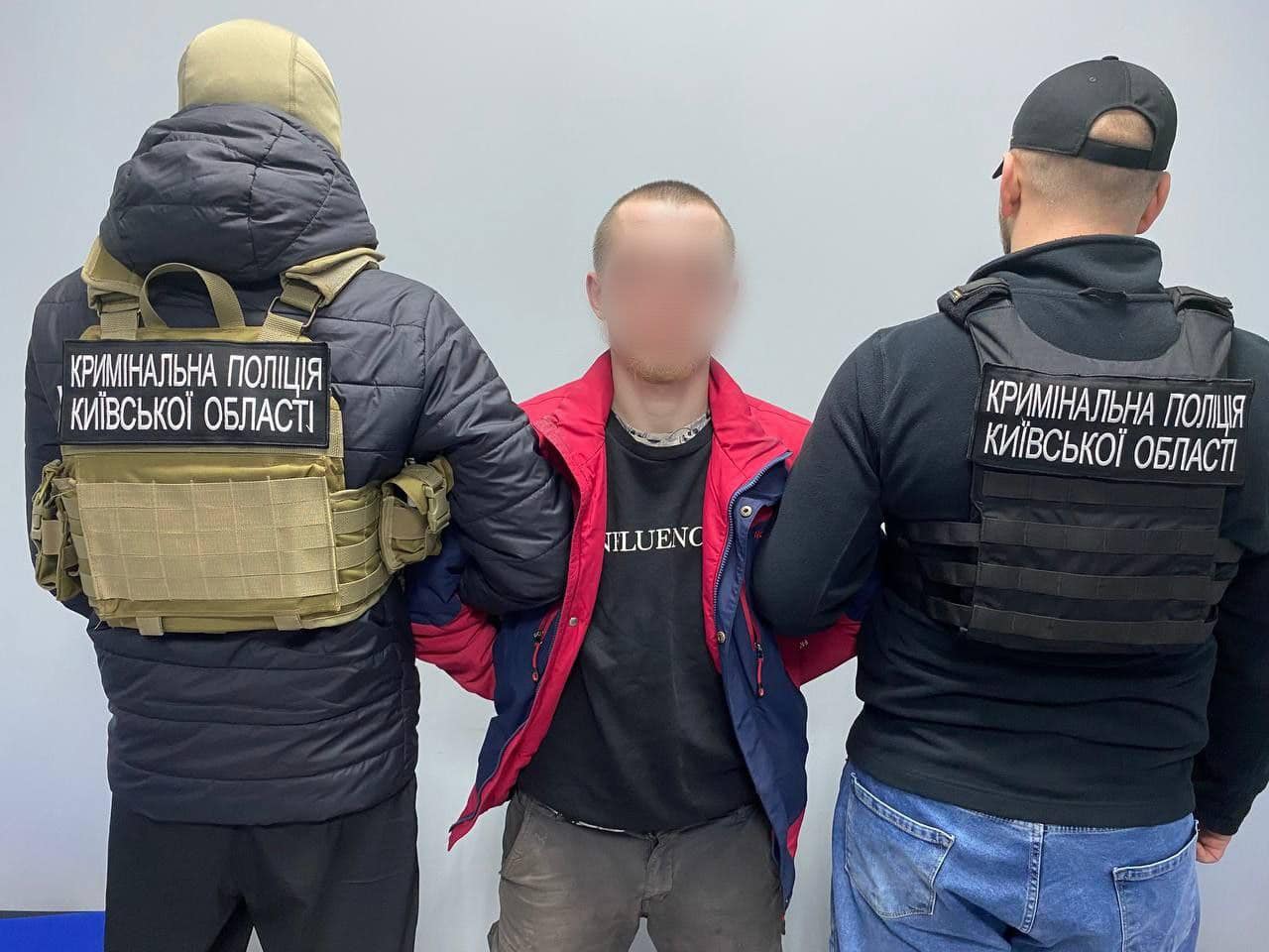 На Київщині двоє молодиків побили та пограбували 16-річного хлопця: що загрожує розбійникам