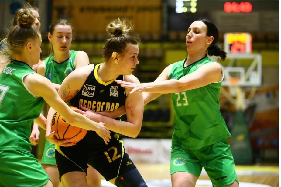 Переяславські баскетболістки поступились професіоналам, однак здобули безцінний досвід: результати зустрічей