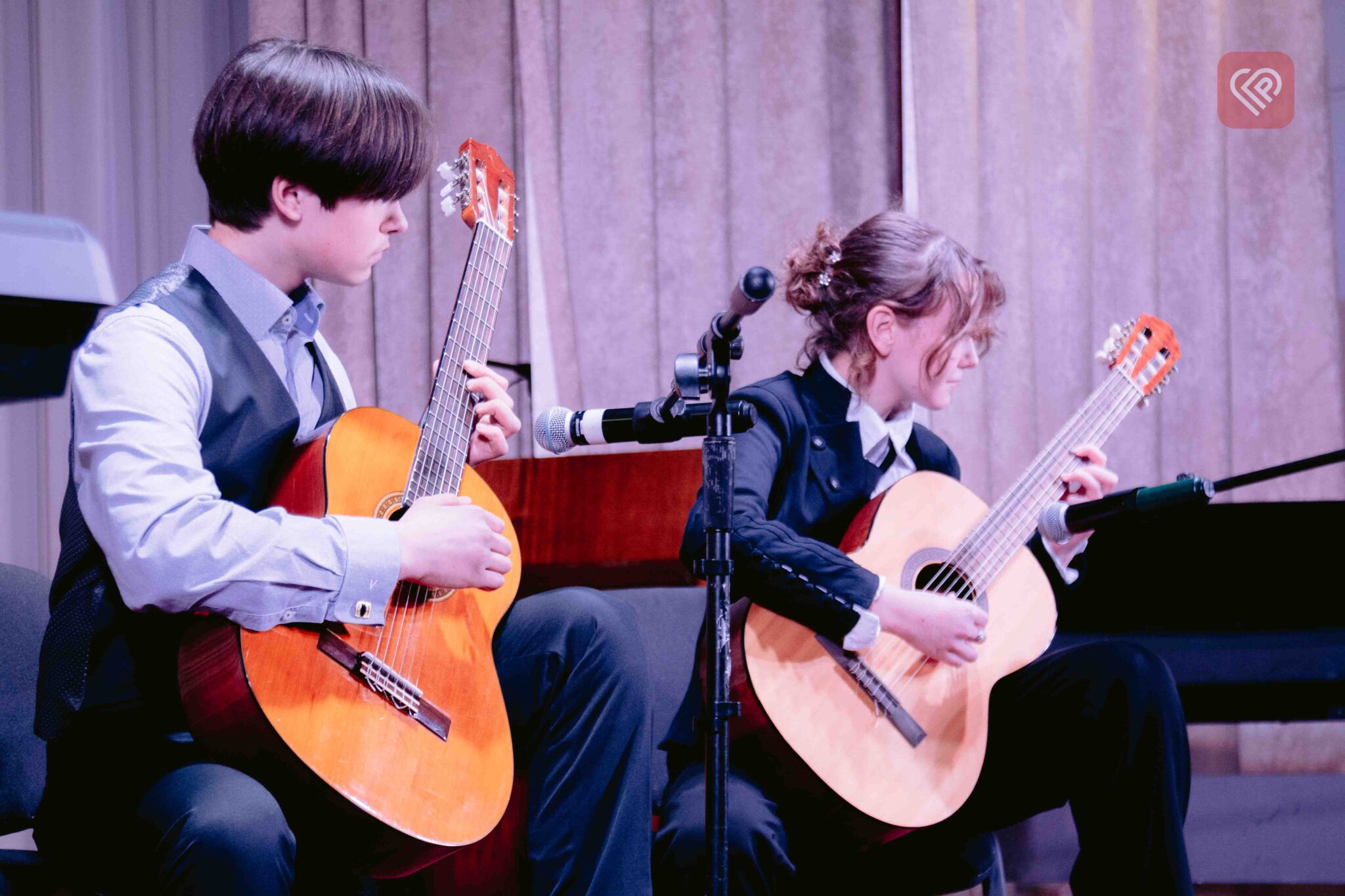 Переяславська мистецька школа імені Павла Сениці дала перший весняний благодійний концерт: атмосферний фоторепортаж