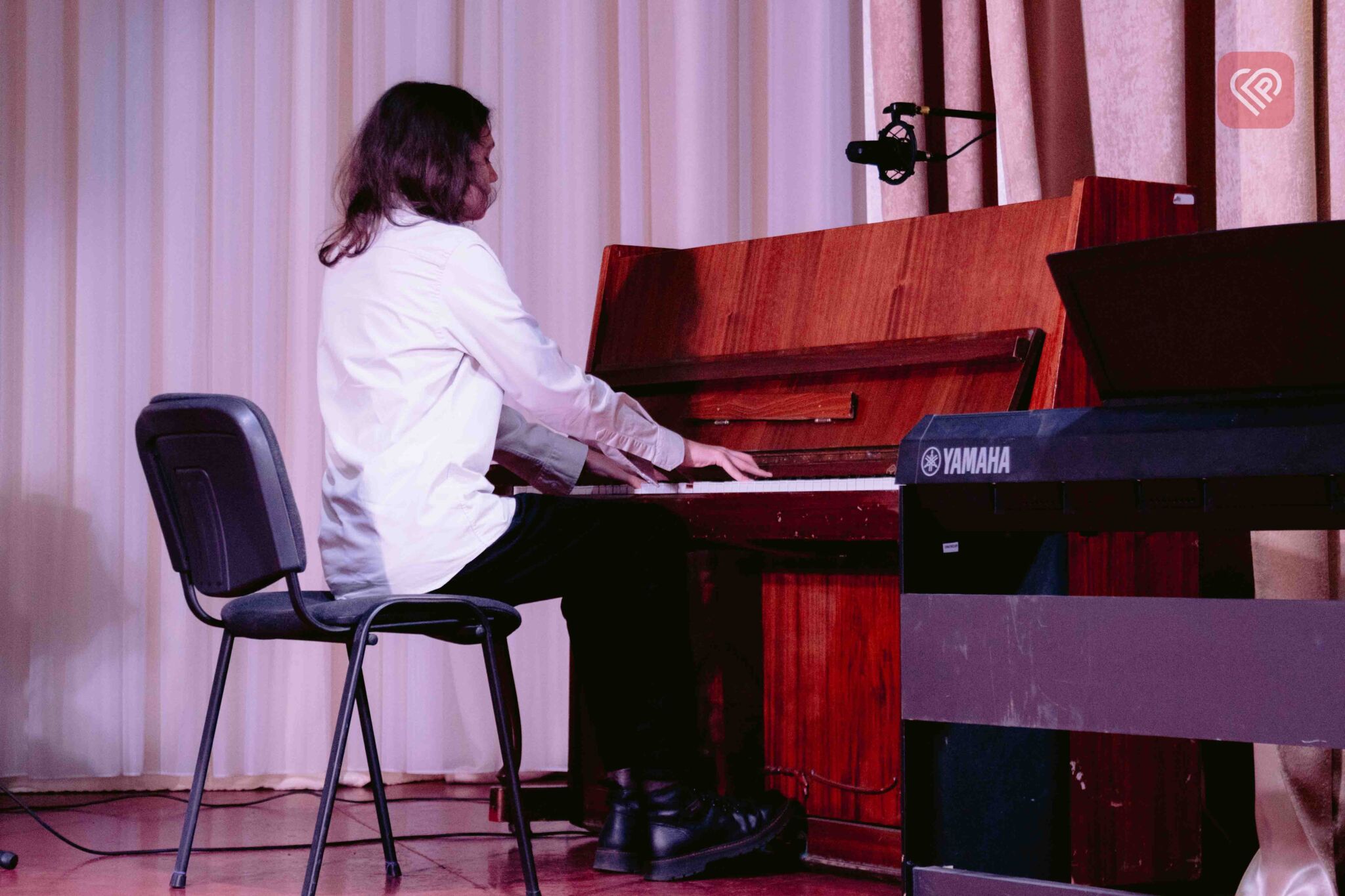 Переяславська мистецька школа імені Павла Сениці дала перший весняний благодійний концерт: атмосферний фоторепортаж