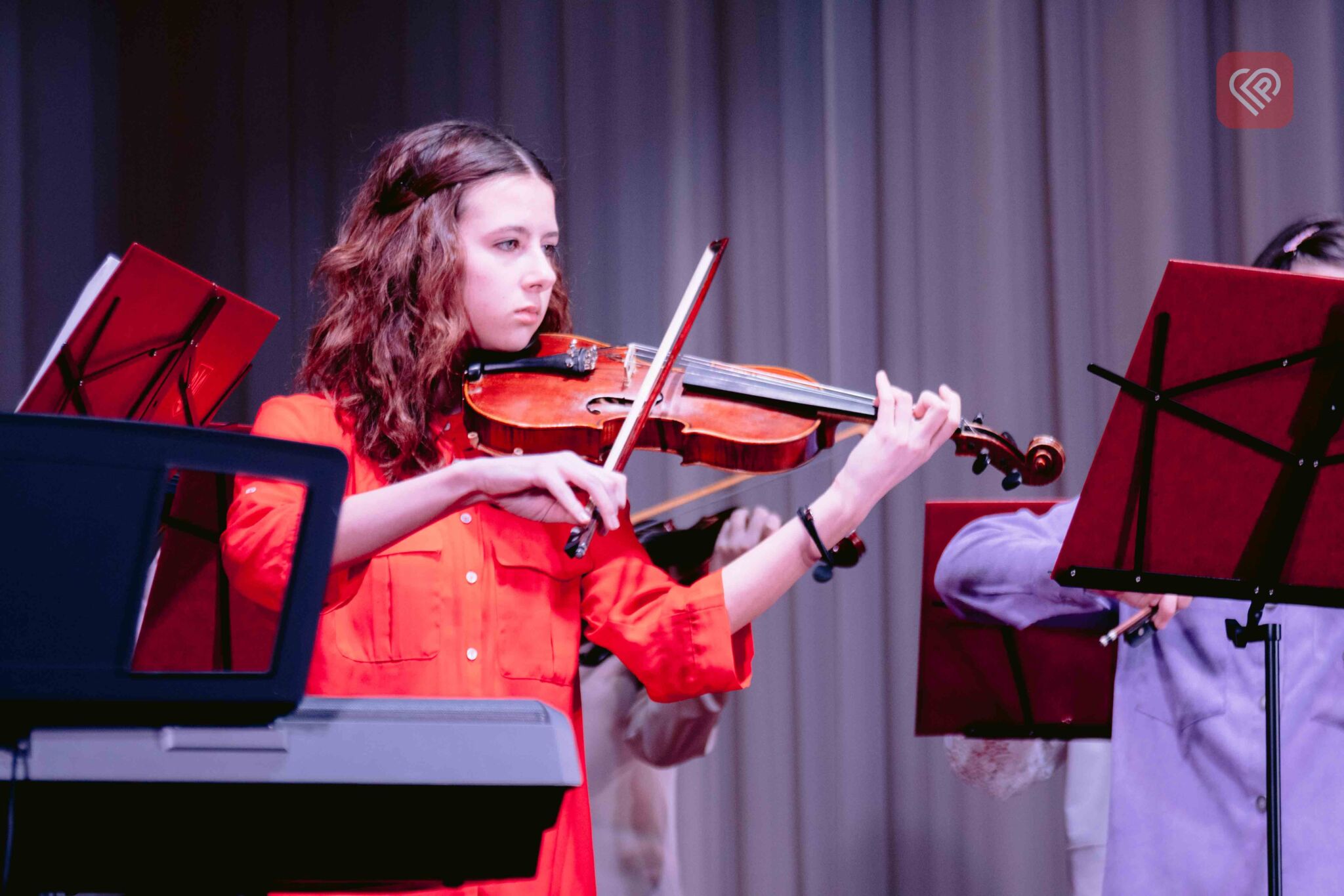 Переяславська мистецька школа імені Павла Сениці дала перший весняний благодійний концерт: атмосферний фоторепортаж