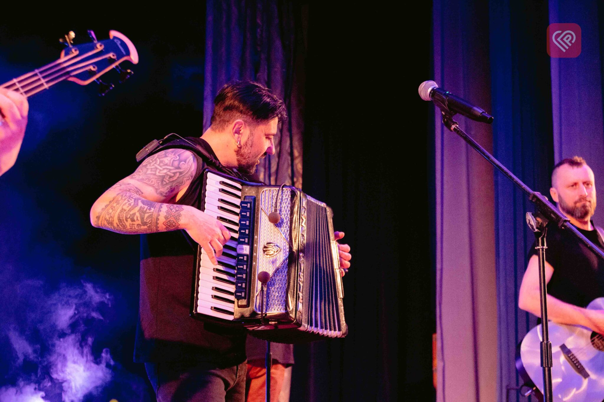 «Сьогодні ми маємо жити за формулою «або ти в ЗСУ, або для ЗСУ»» - ексклюзивне міні-інтерв'ю Proslav із Іваном Леньо з гурту Kozak System перед концертом в університеті Переяслава