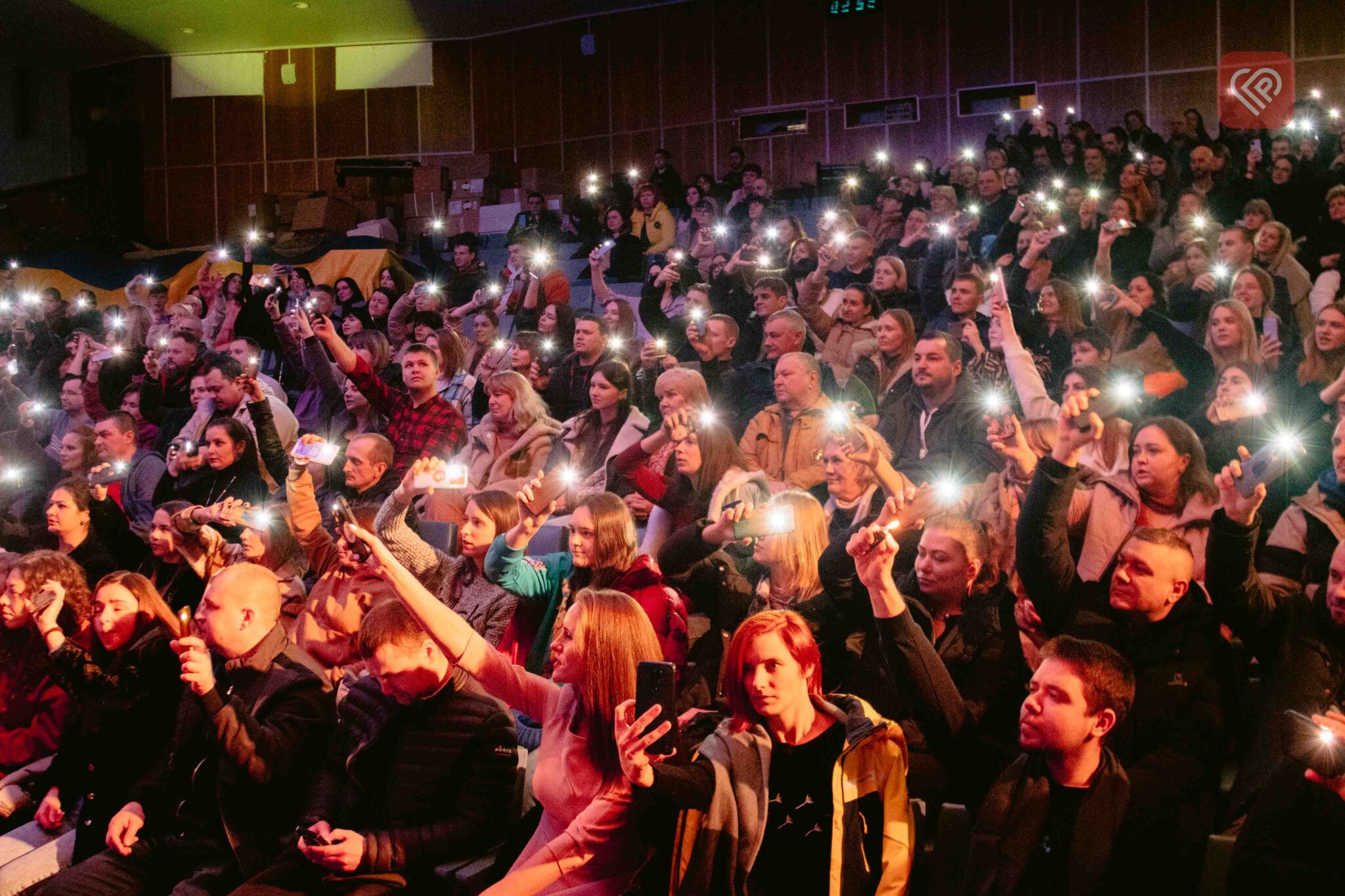 Запальні та харизматичні KOZAK SYSTEM дали благодійний концерт в університеті Переяслава: великий фоторепортаж Proslav