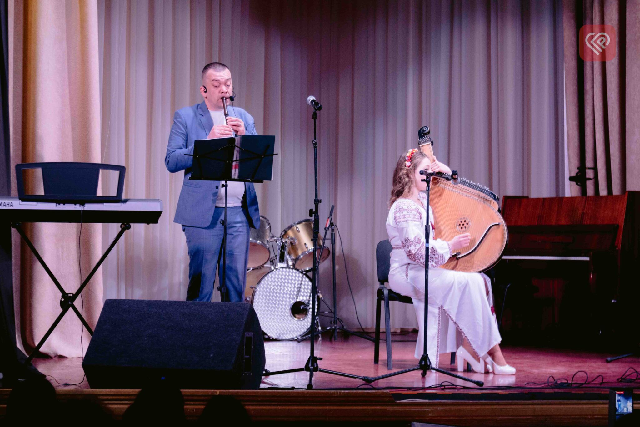 Переяславська мистецька школа імені Павла Сениці дала перший весняний благодійний концерт: атмосферний фоторепортаж